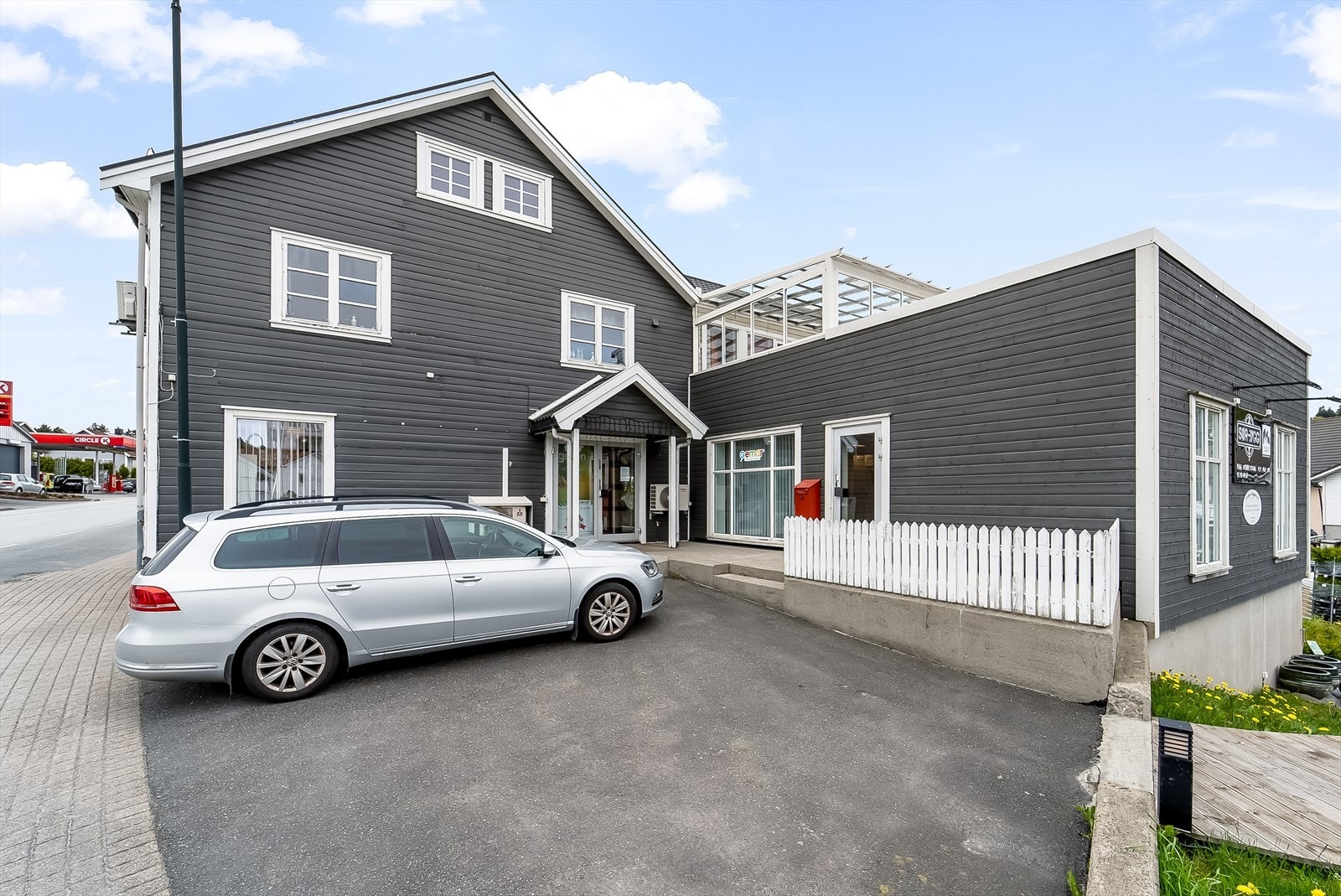 Gode parkeringsmuligheter. Galleribilde