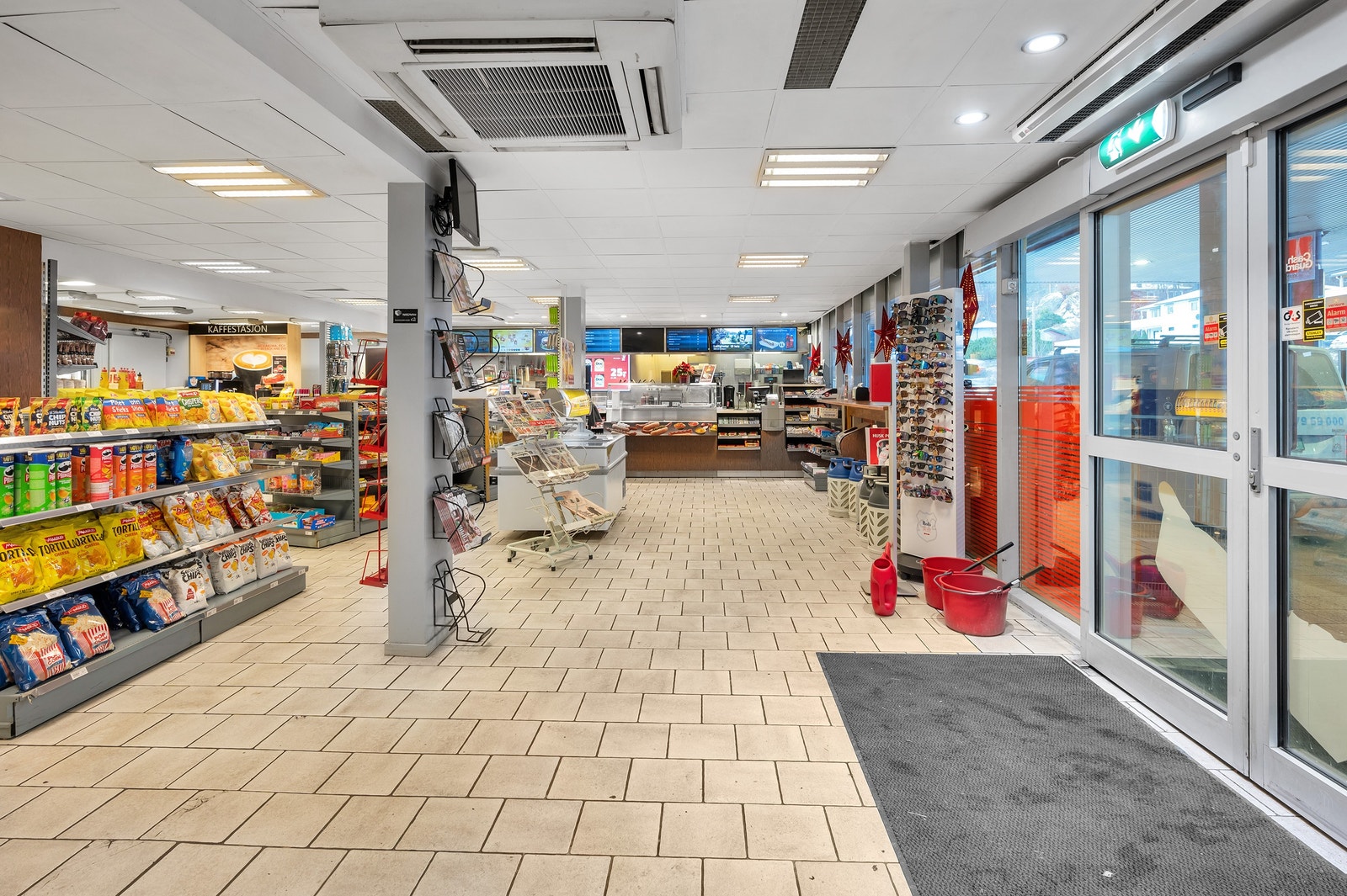 Mones Bensin Galleribilde