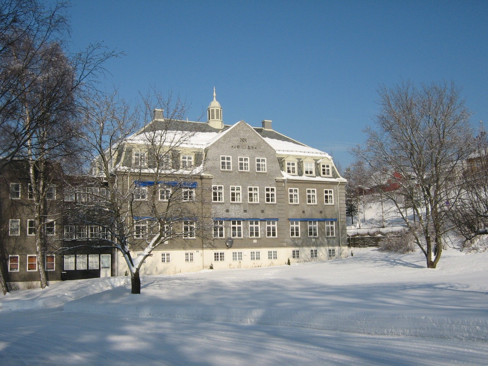 Vinterbilde Brattrein fra sør.jpg Galleribilde