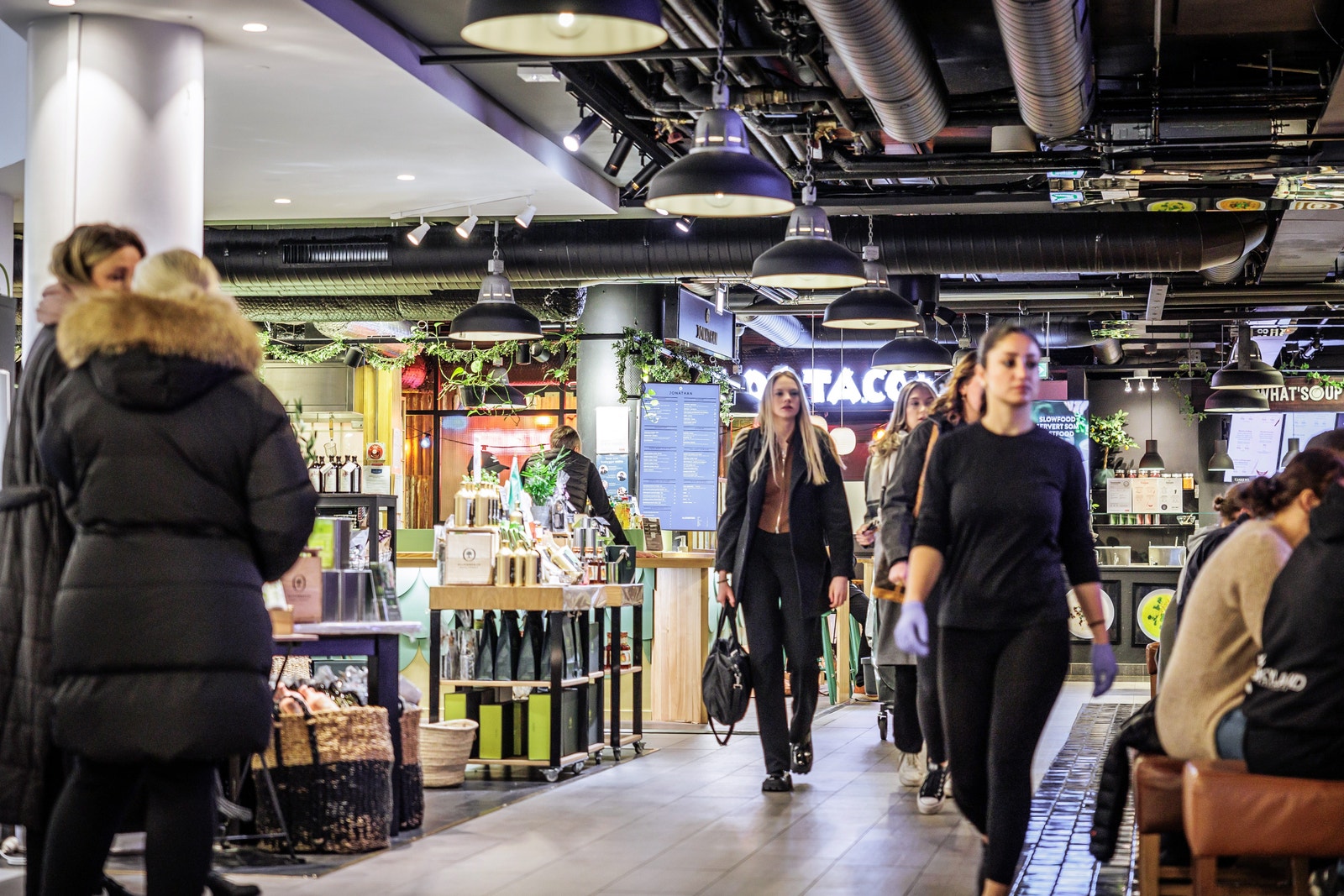 Flere butikker inkludert Matkroken & Vinmonopolet Galleribilde