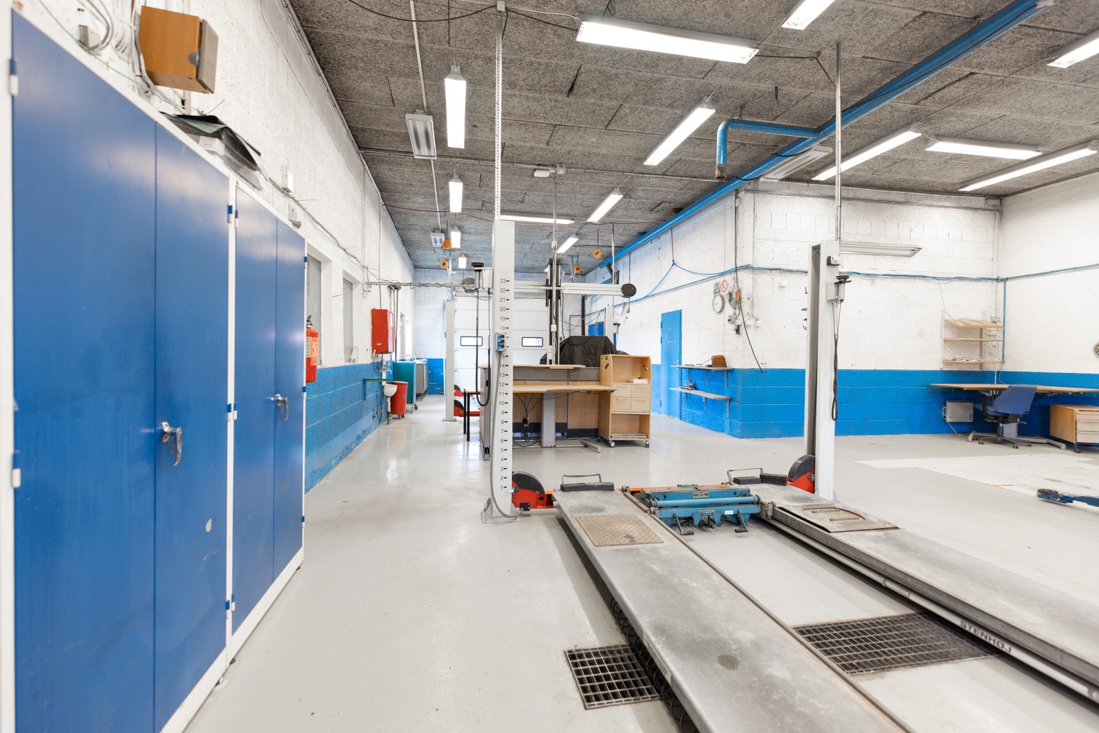 Verksted med mulighet for gjennomkjøring Galleribilde