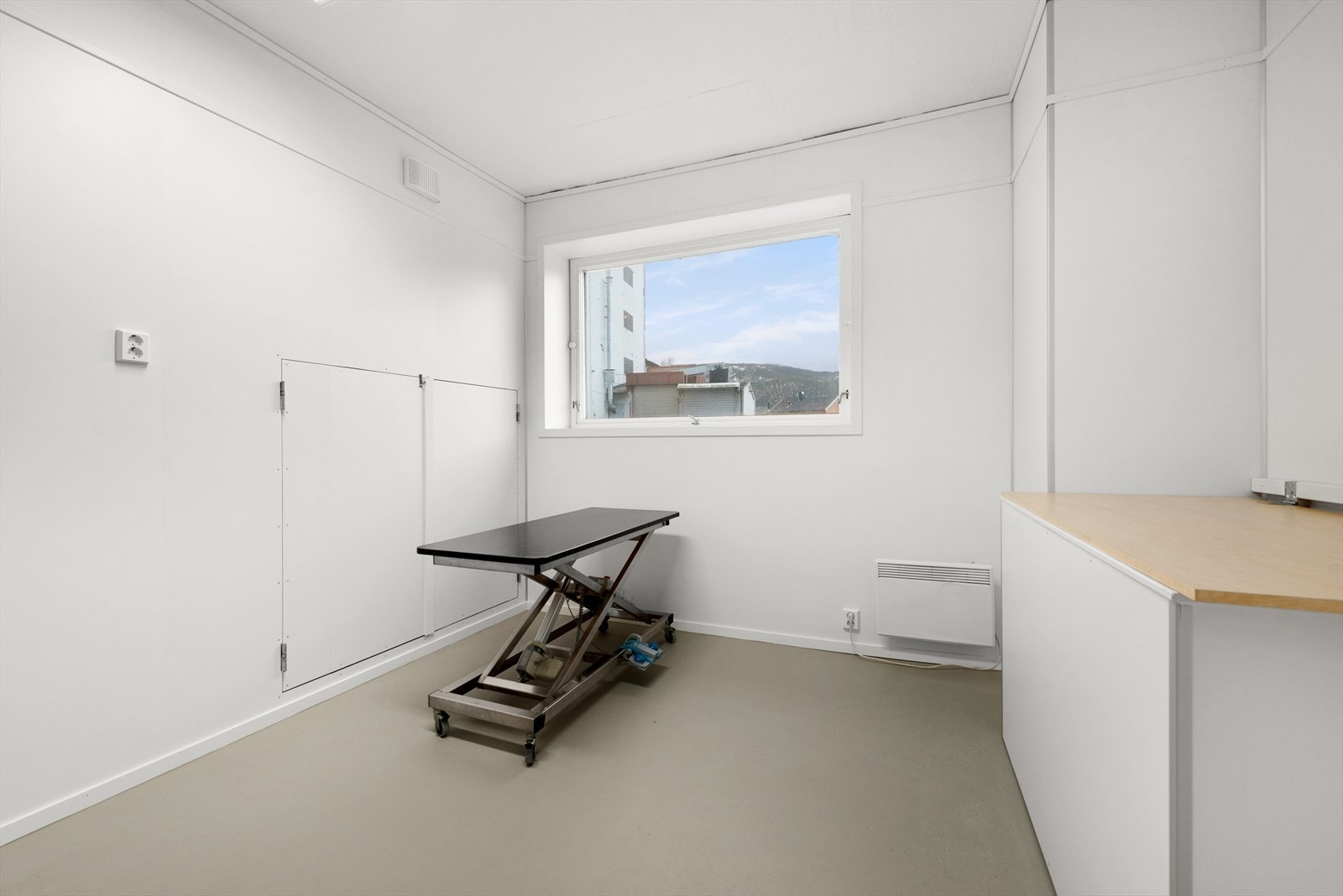 Næringseiendommen har mange rom som gir deg mange muligheter. Galleribilde