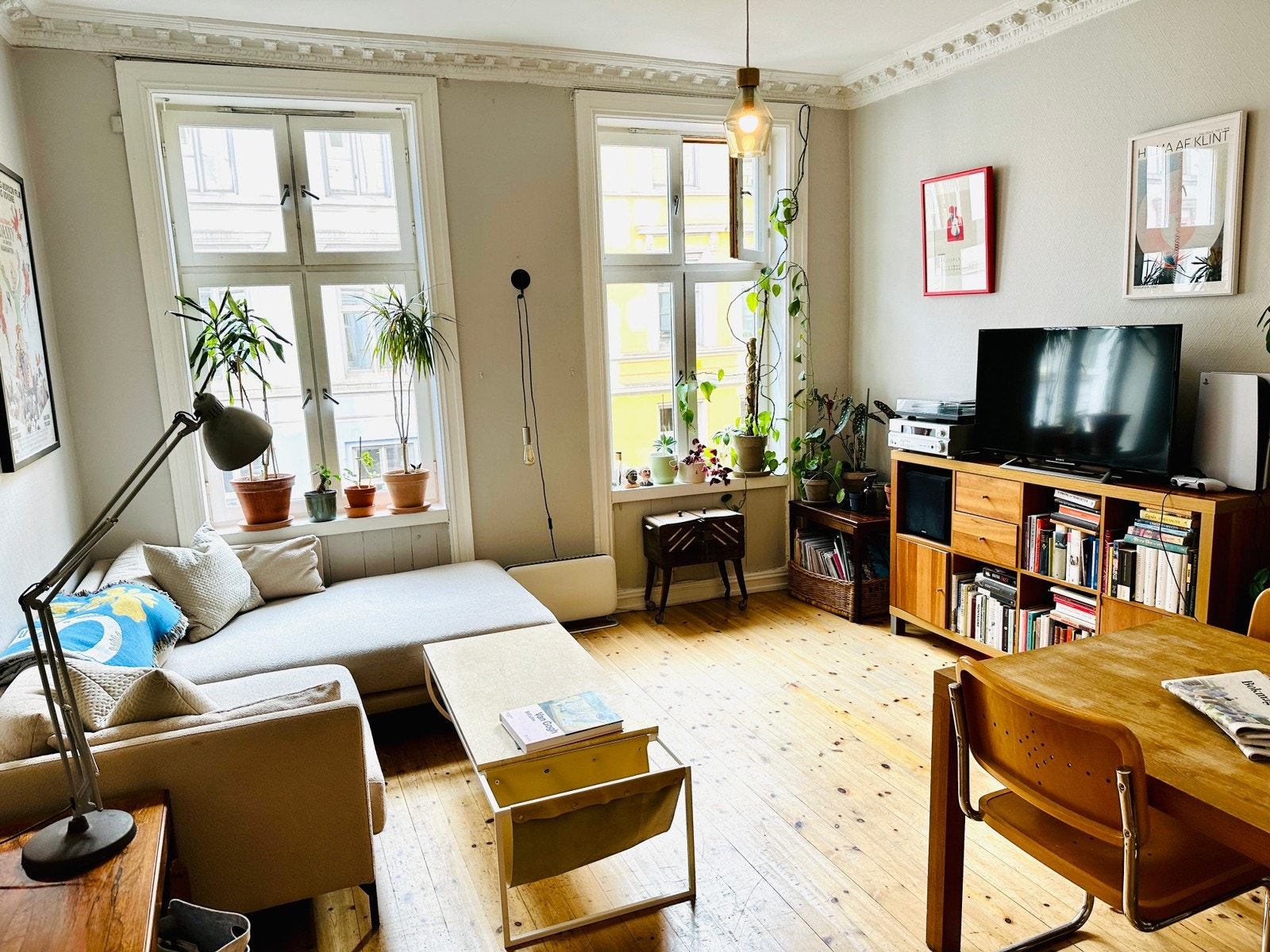 The apartment is fully furnished but has white goods etc Galleribilde