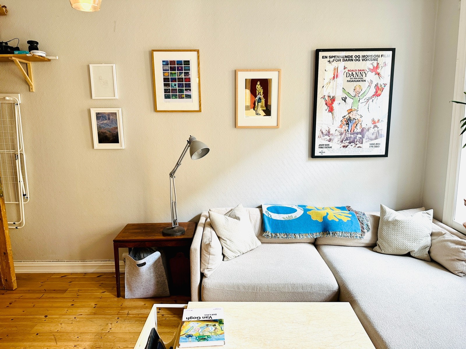 The apartment will not be furnished but this is how it currently looks. Galleribilde