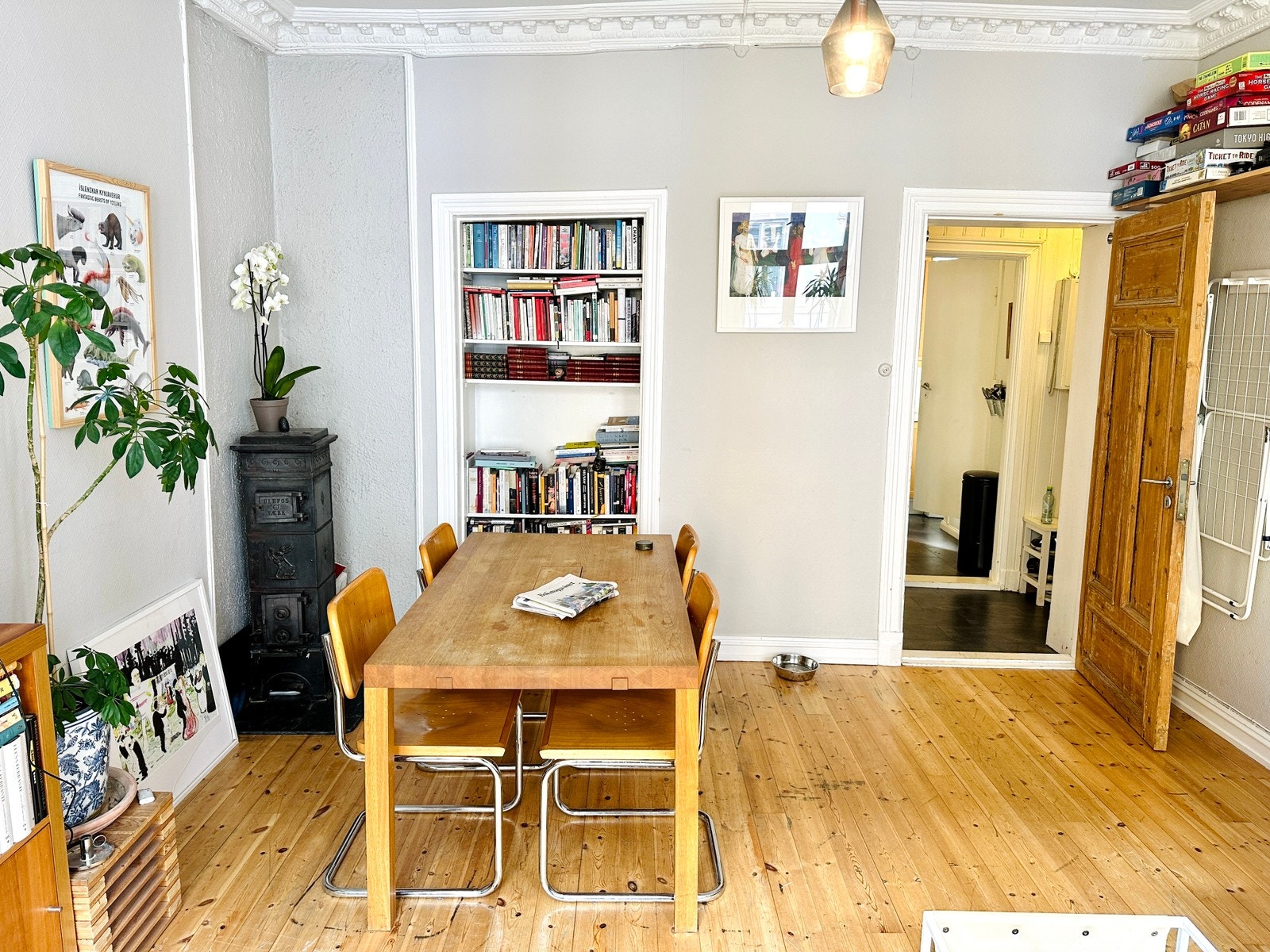 The apartment will not be furnished but this is how it currently looks. Galleribilde