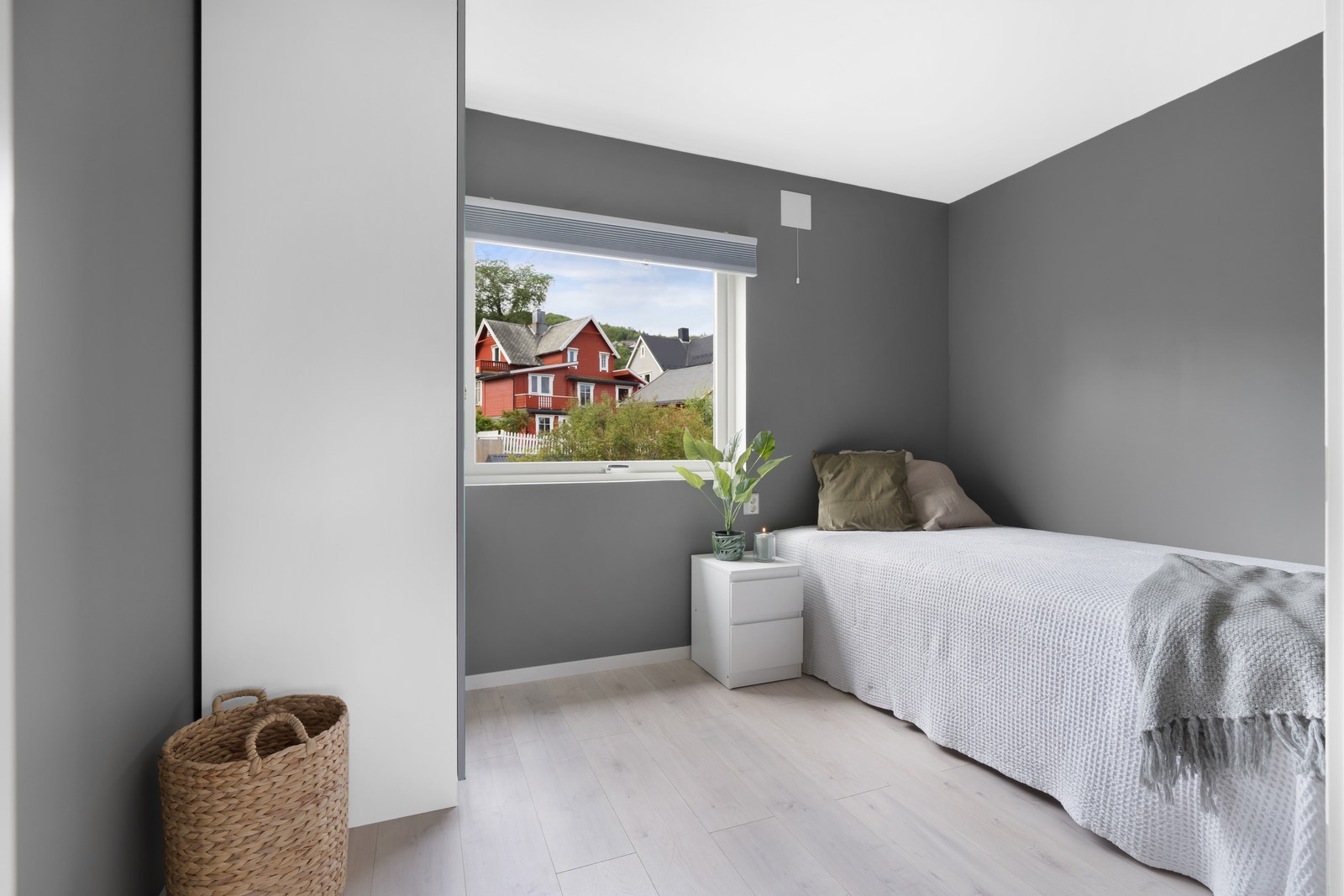 Rom 4. 5900 kr 2. etasje Galleribilde