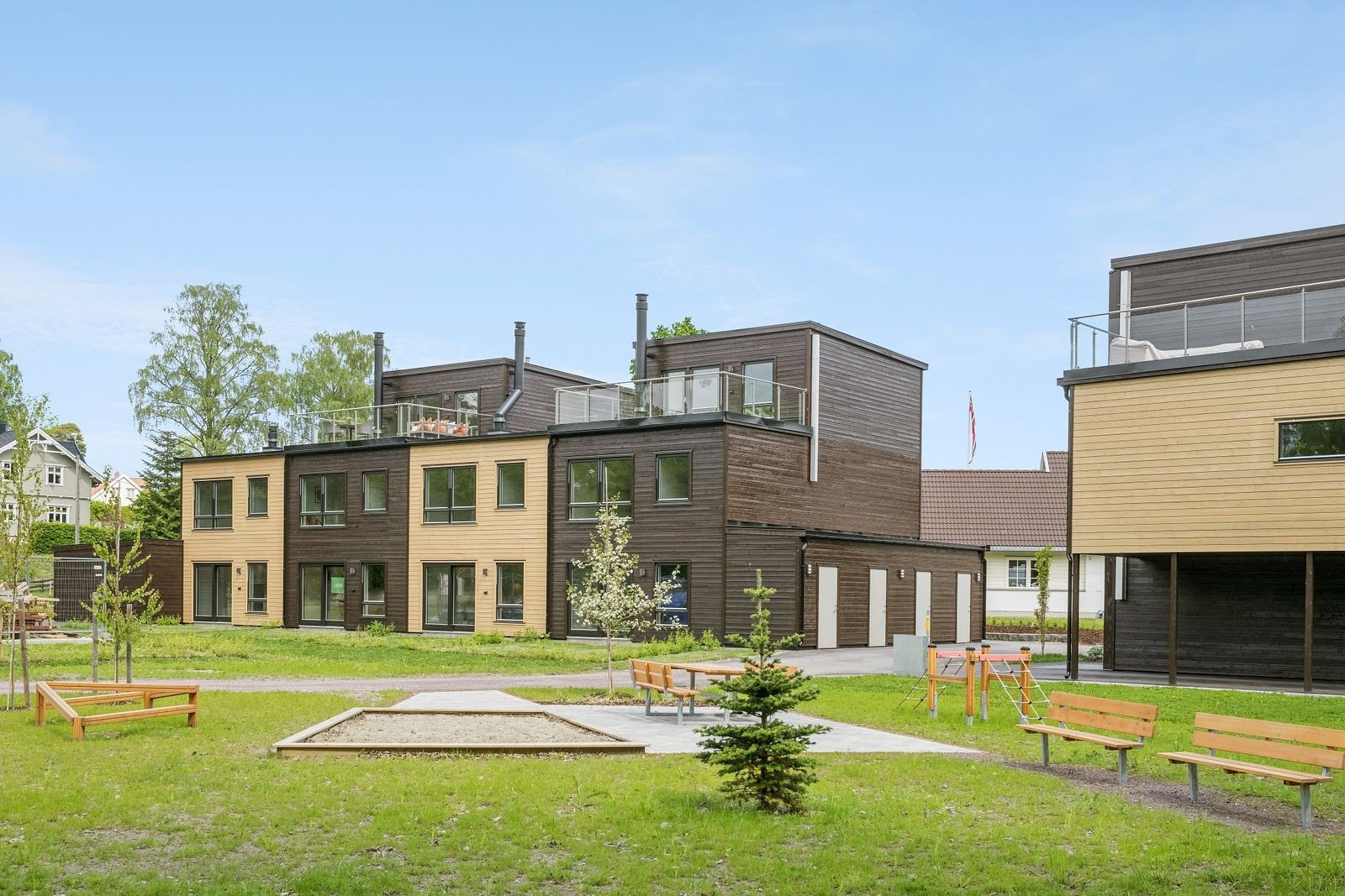 Bygg A med seksjon 1- 4 Galleribilde