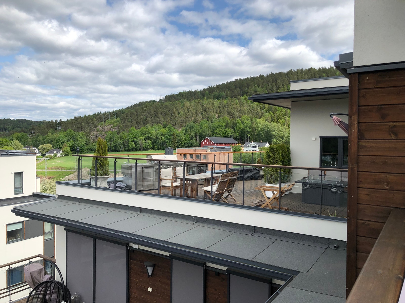 Utsikt fra en terrasse til den andre. Galleribilde