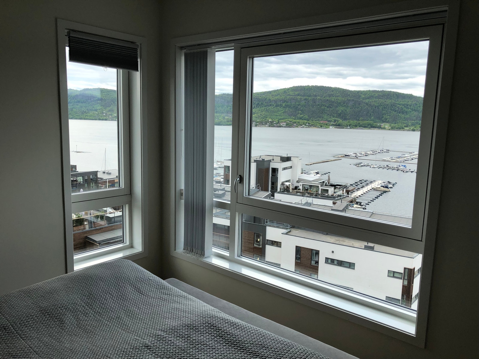 Utsikt fra seng. Galleribilde