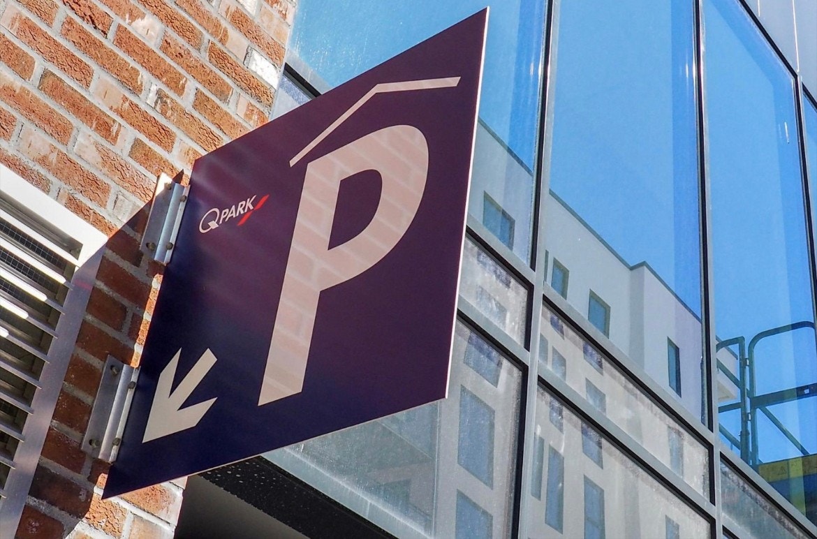 Parkering i bygget. Bildelering også Galleribilde