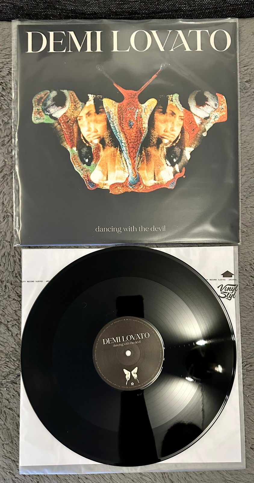 【新品LP限定版】デミ・ロヴァート　DANCING WITH THE DEVIL 41qkMrrAk6L._UF1000,1000_QL80_.jpg