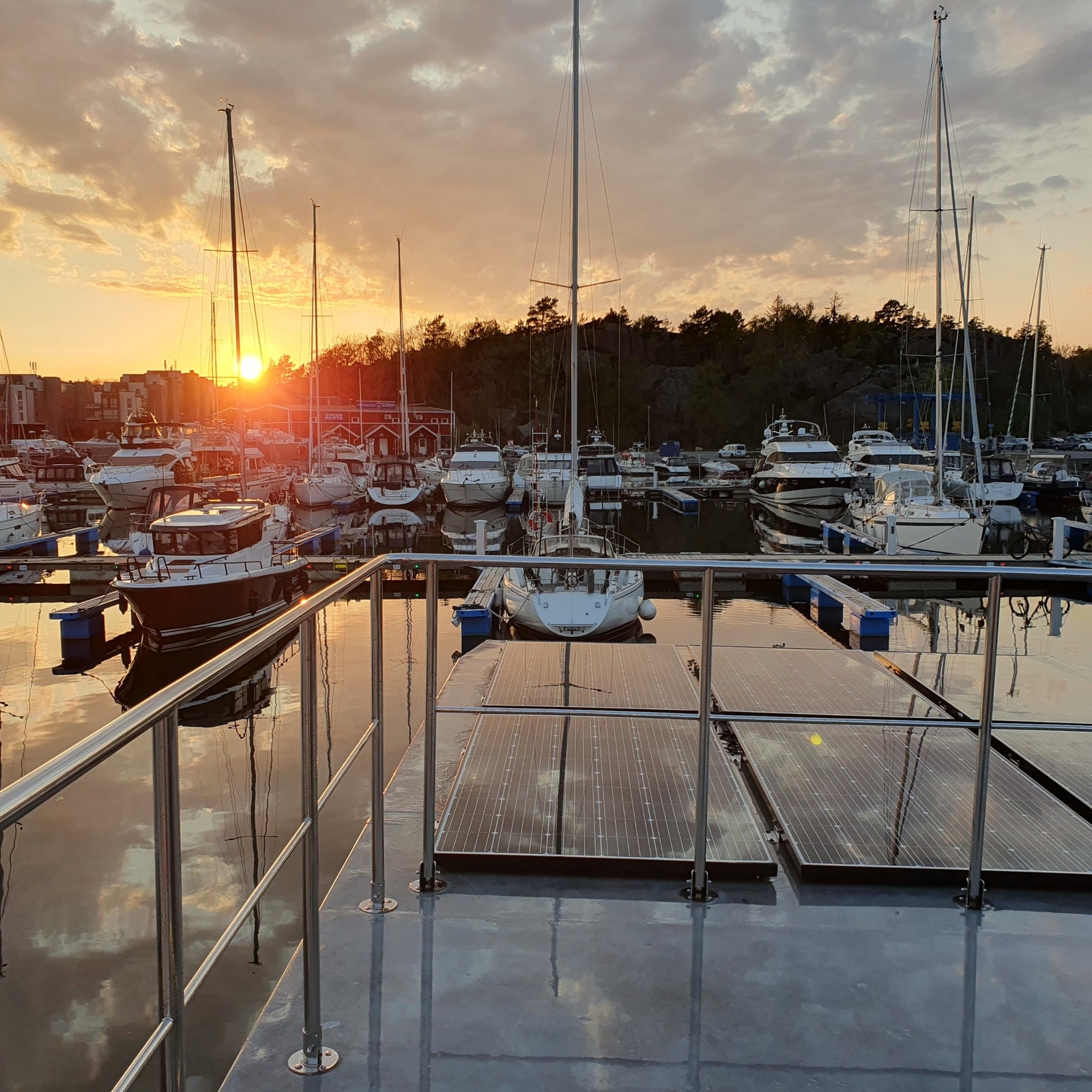 Sol hele dagen, her solnedgang Galleribilde