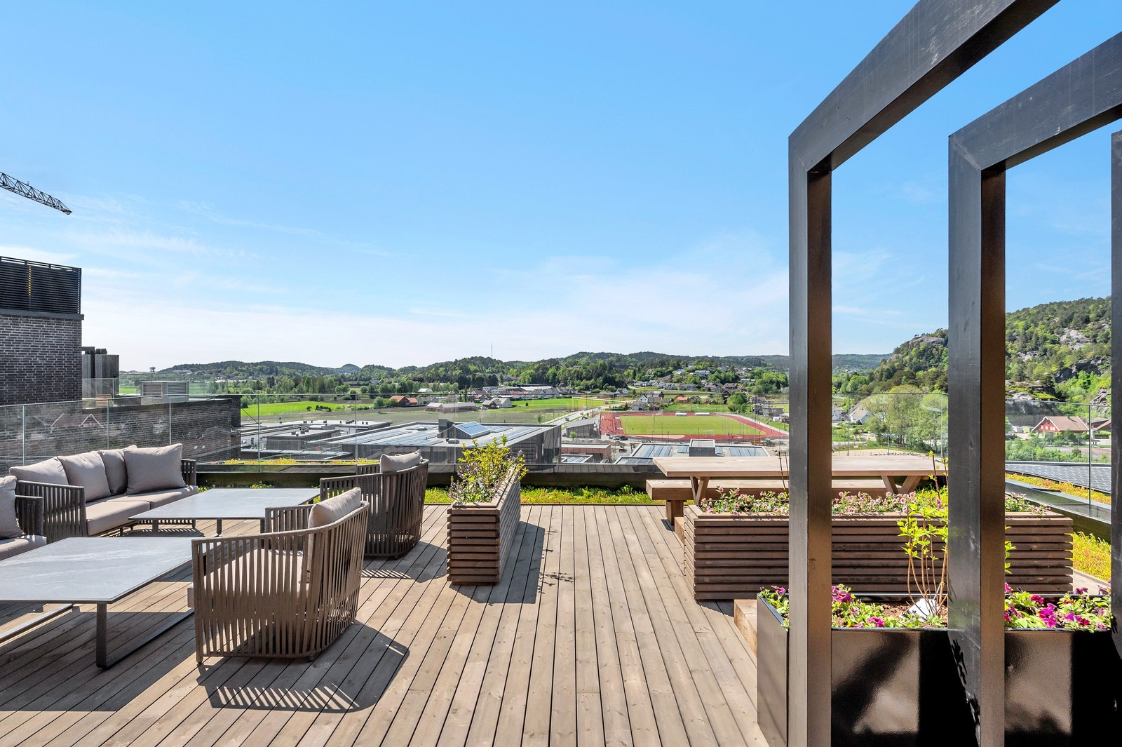 Langstrakt utsikt fra 9j. etg. Galleribilde