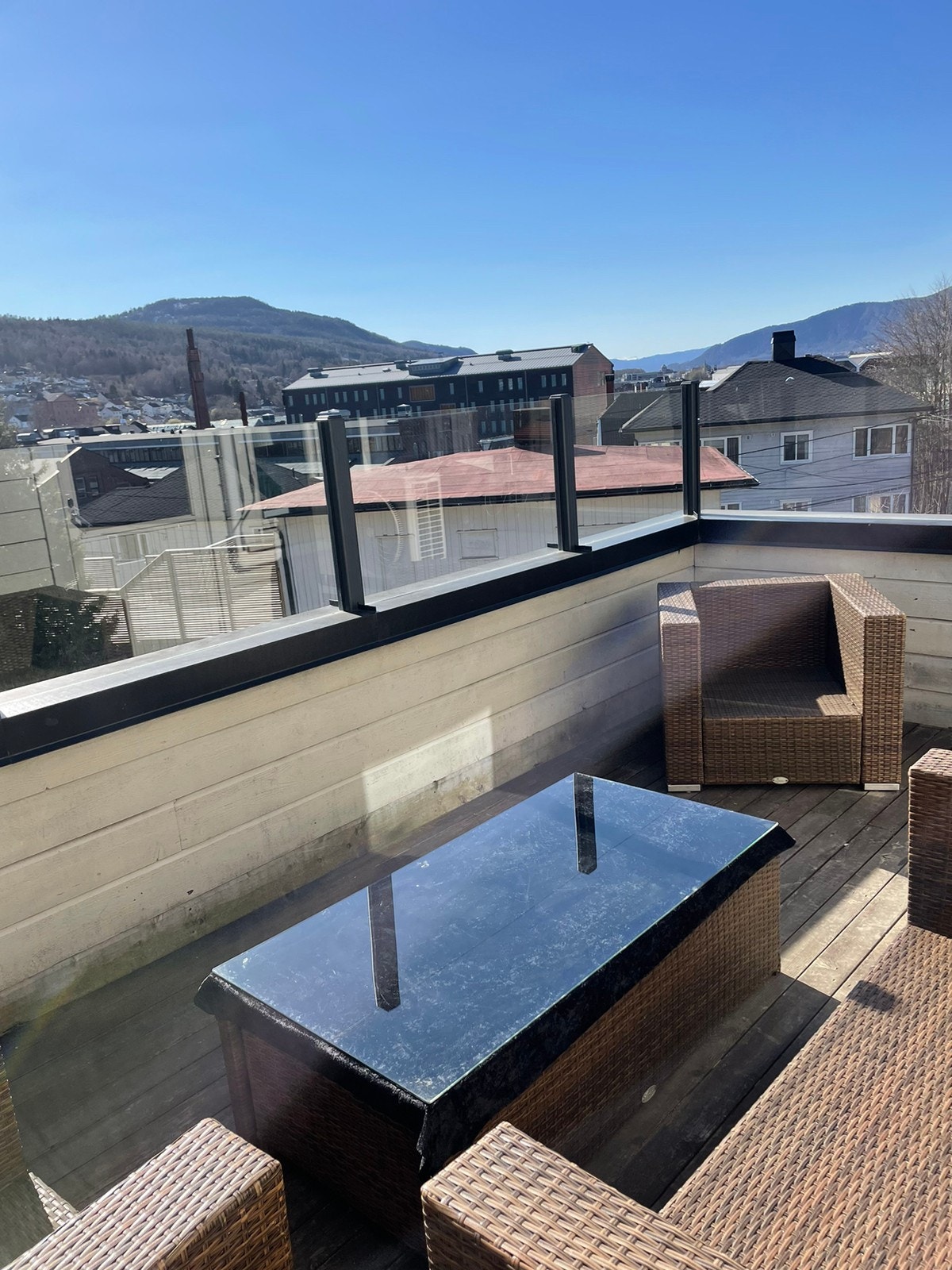 Solrik terrasse med sol fra kl 11-21 :) Galleribilde