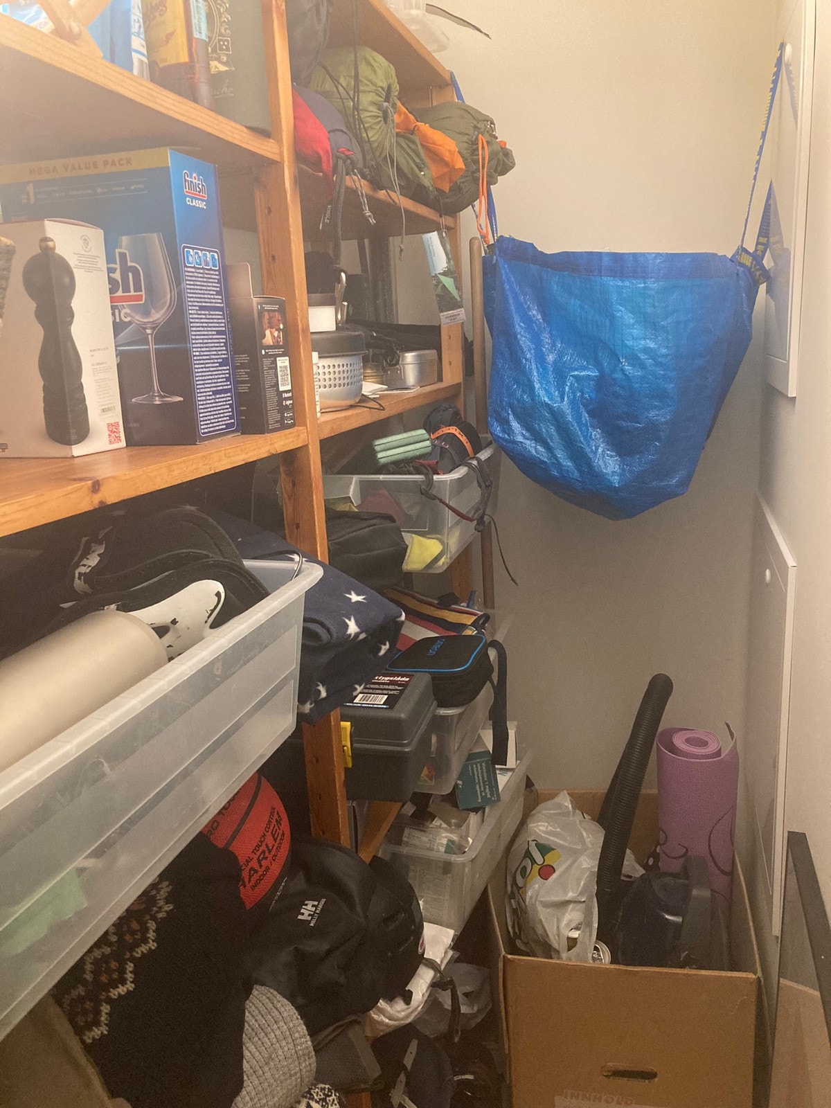 Liten bod i leiligheten for oppbevaring Galleribilde