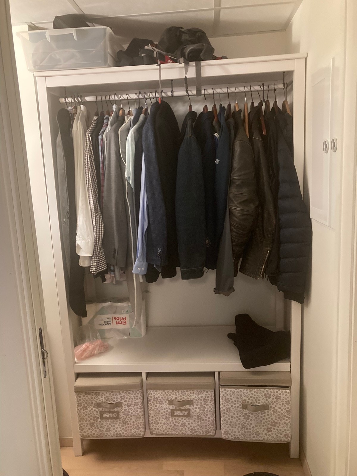 Liten bod i leiligheten for oppbevaring Galleribilde