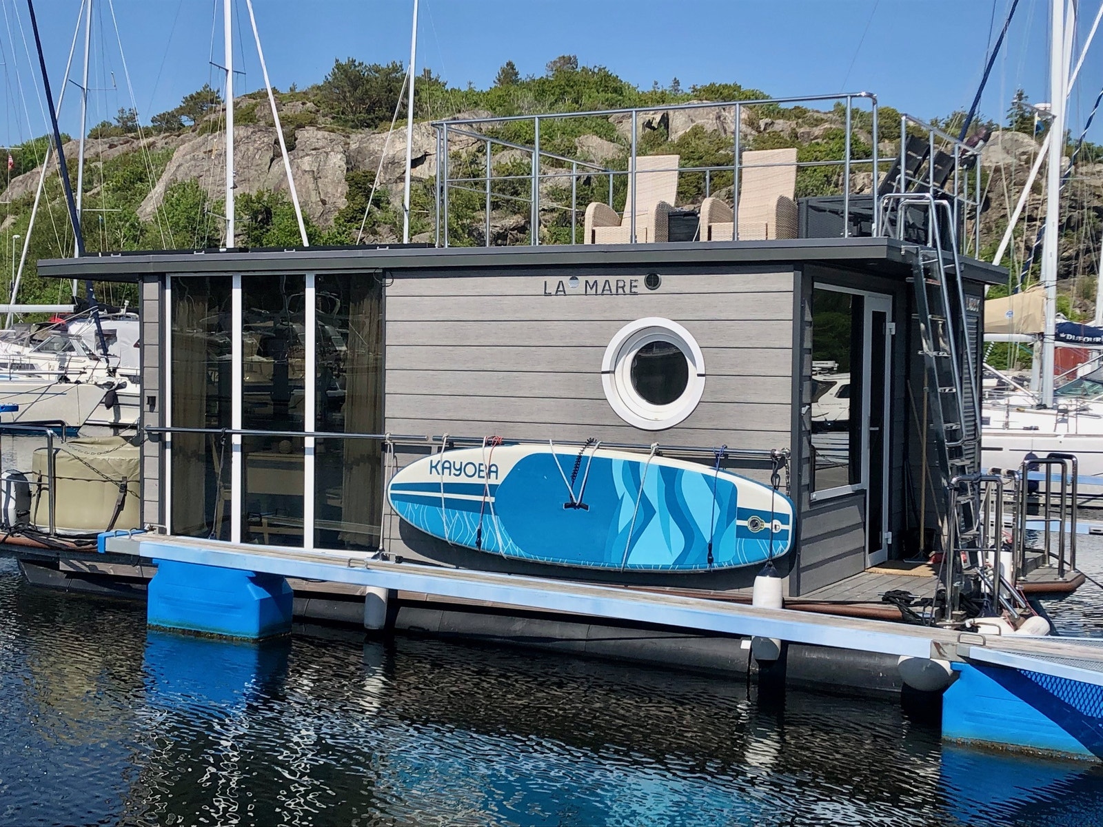 SUP brett på begge båtene, dette er Libby. Galleribilde