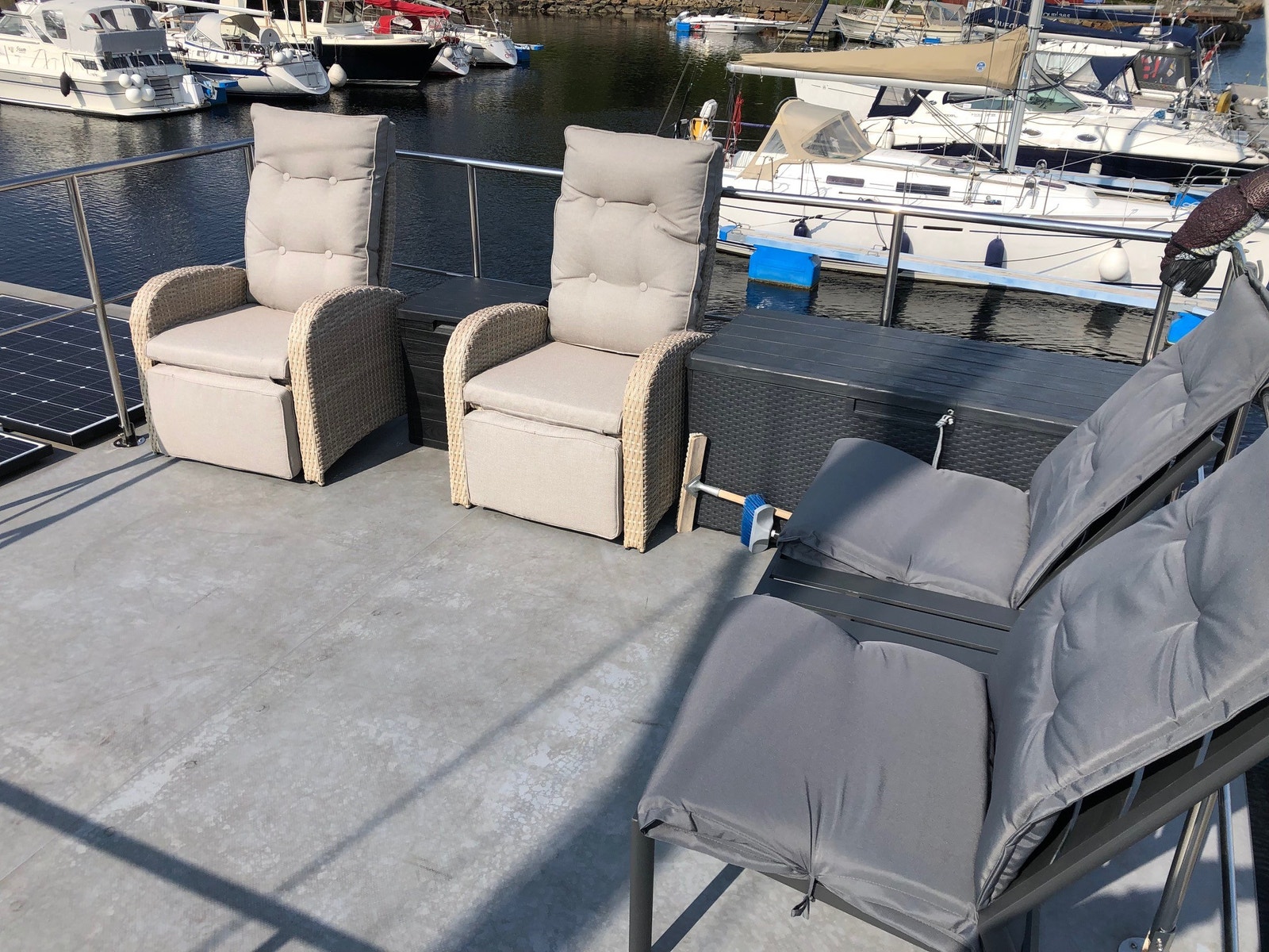 Takterrasse med lenestoler Galleribilde