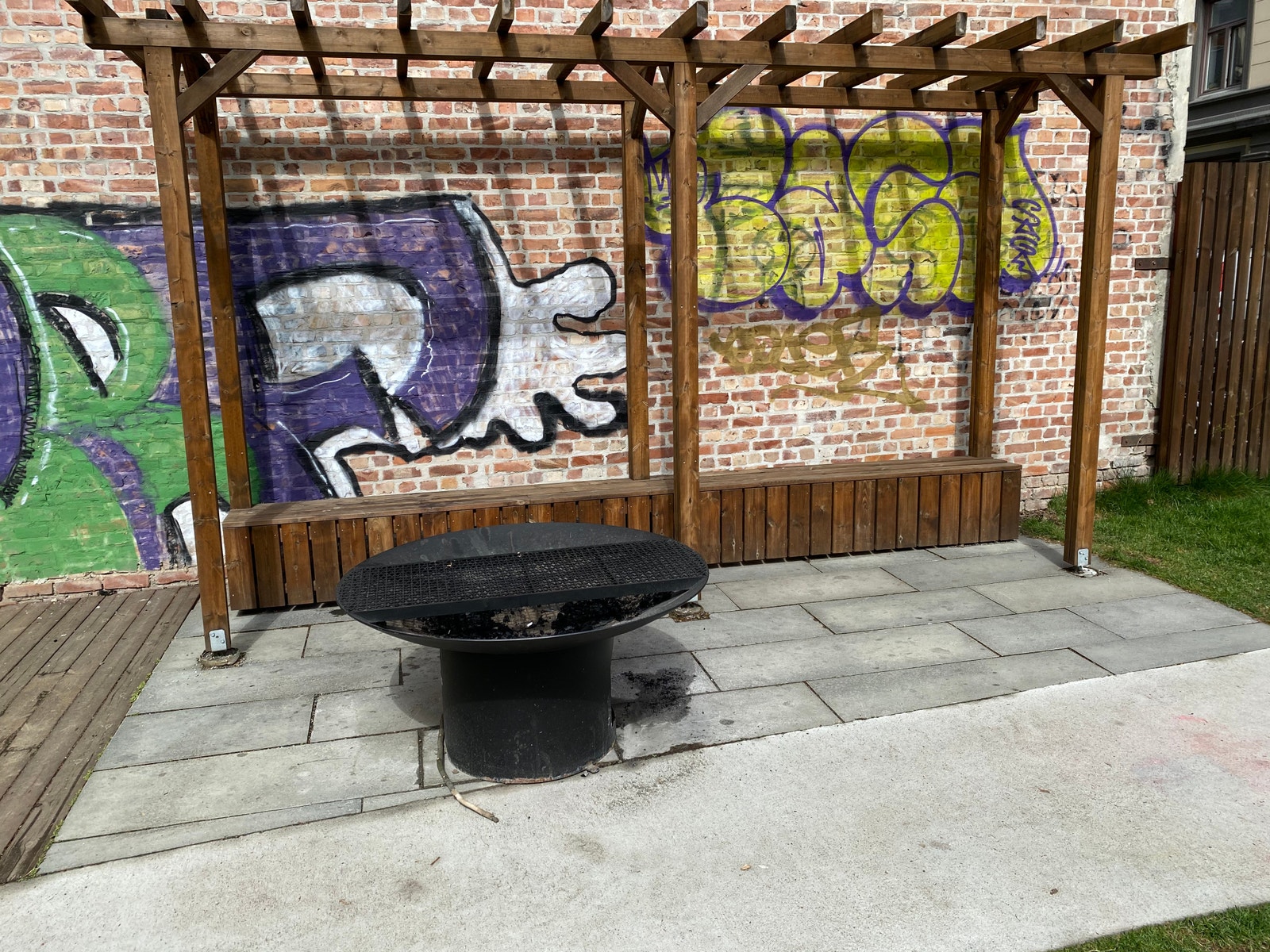 Hyggelig privat bakgård med benker, grill etc. Galleribilde