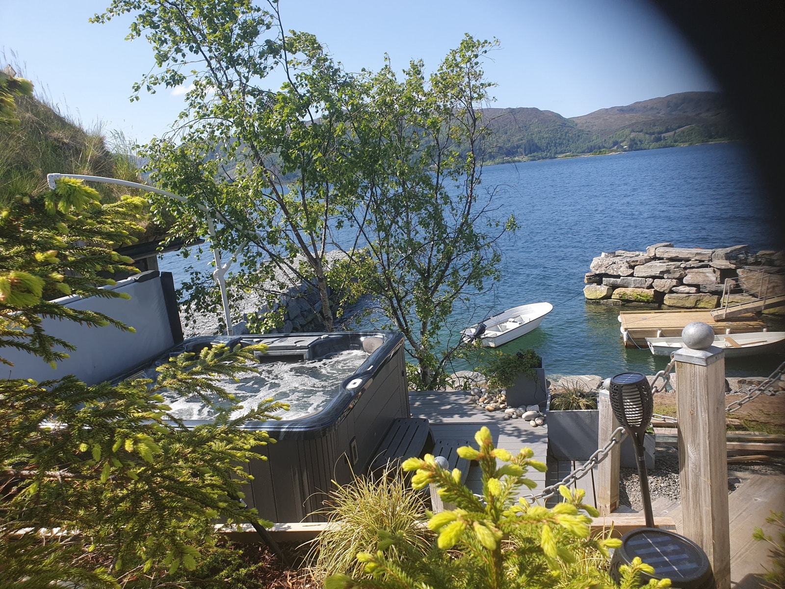 Ta et deilig massasjebad eller bare nyt utsikten. Galleribilde