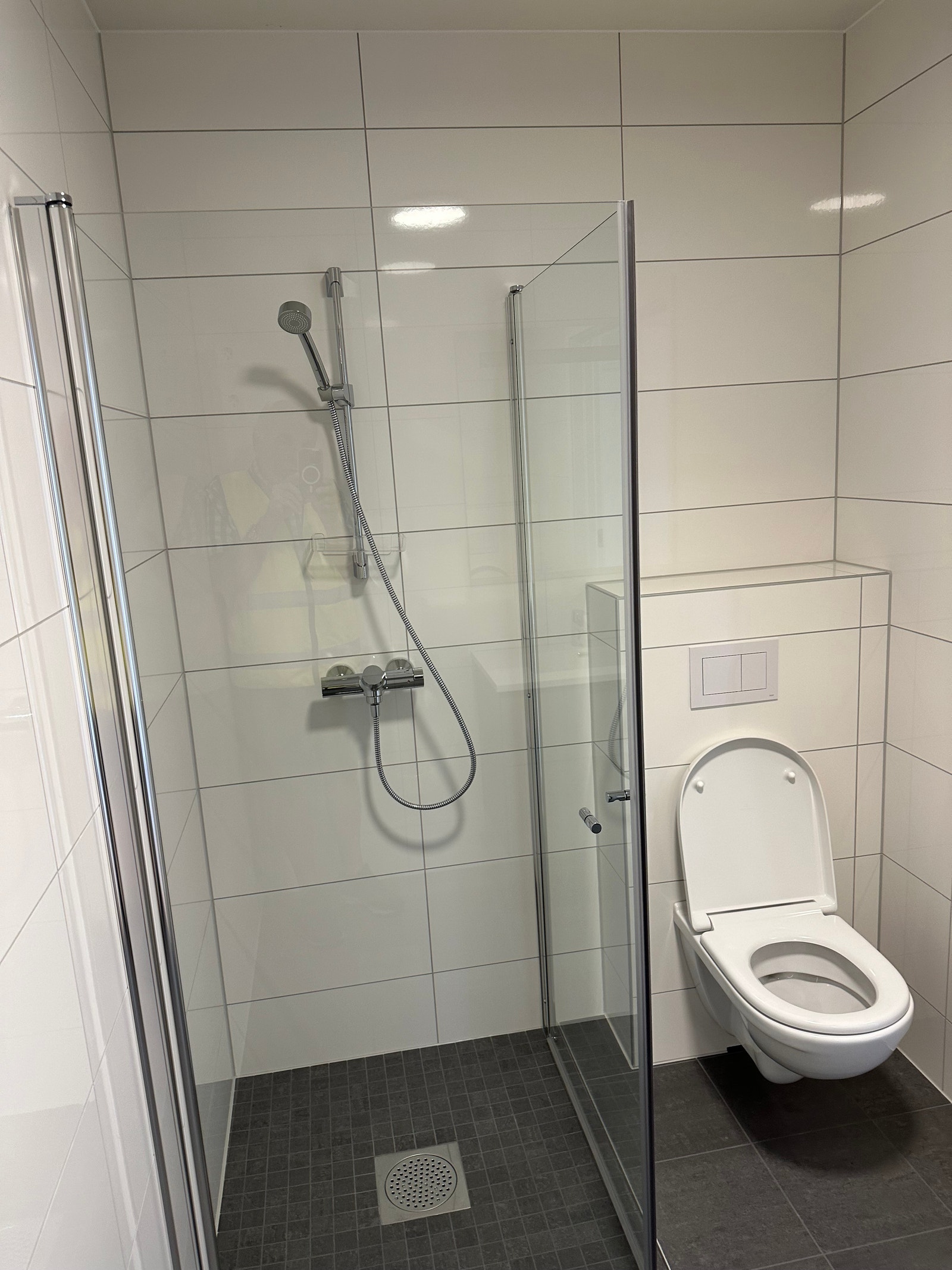 bad med dusj hjørne Galleribilde