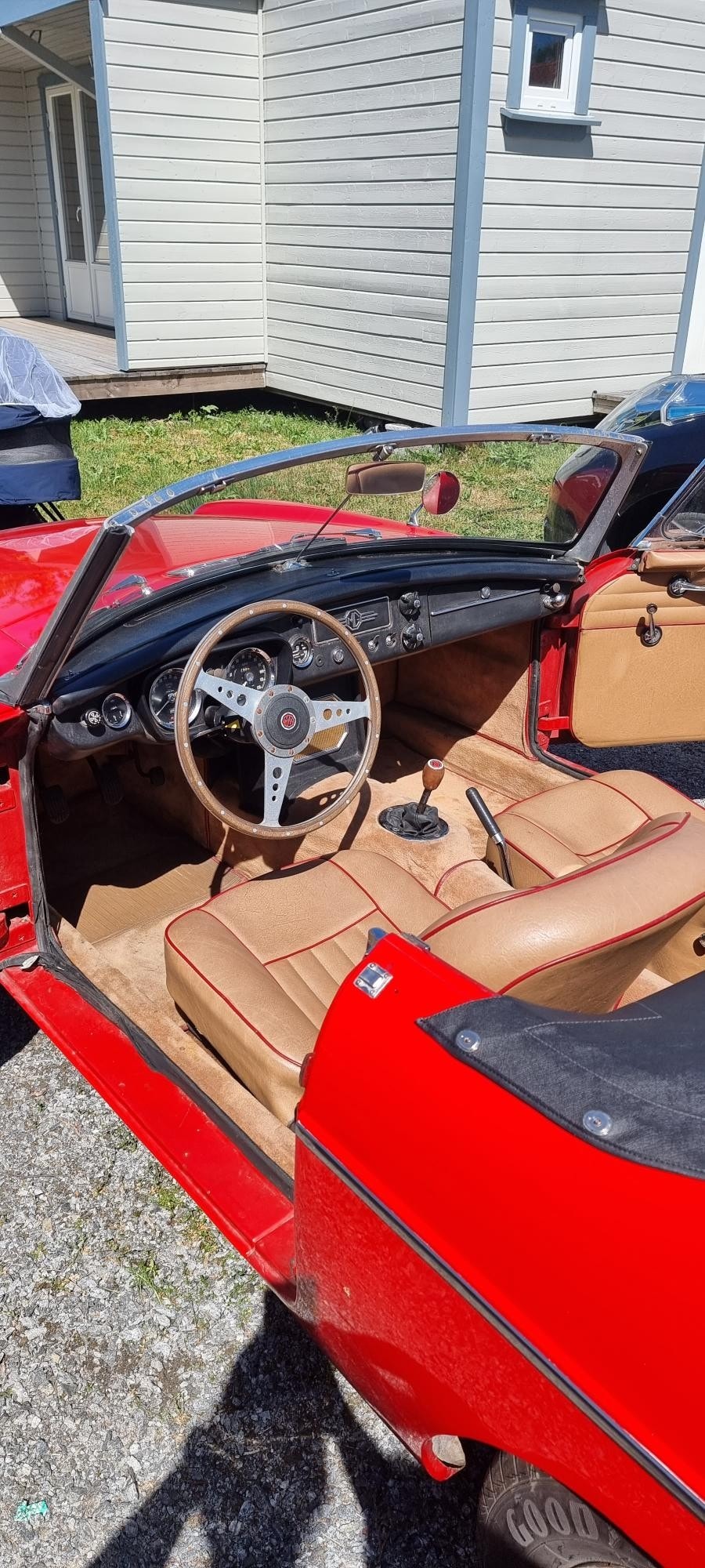 MG MGB 8