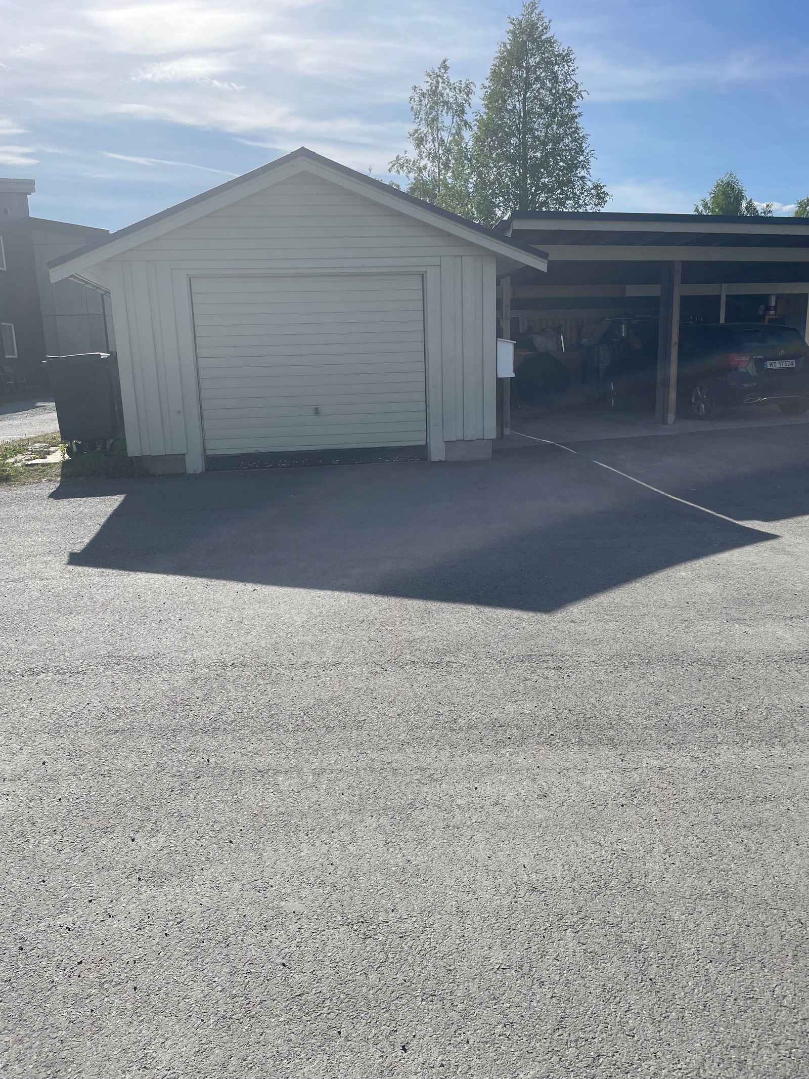 Garasje/ carport Galleribilde