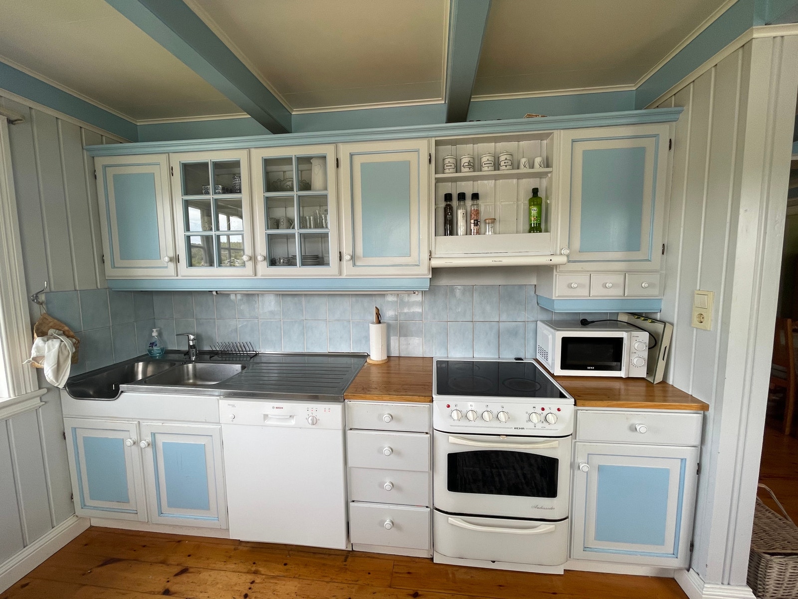 Stort kjøkken med masse plass Galleribilde