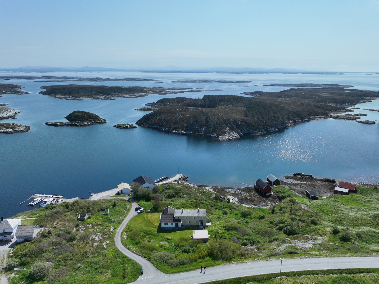 privat vei m/parkering Galleribilde