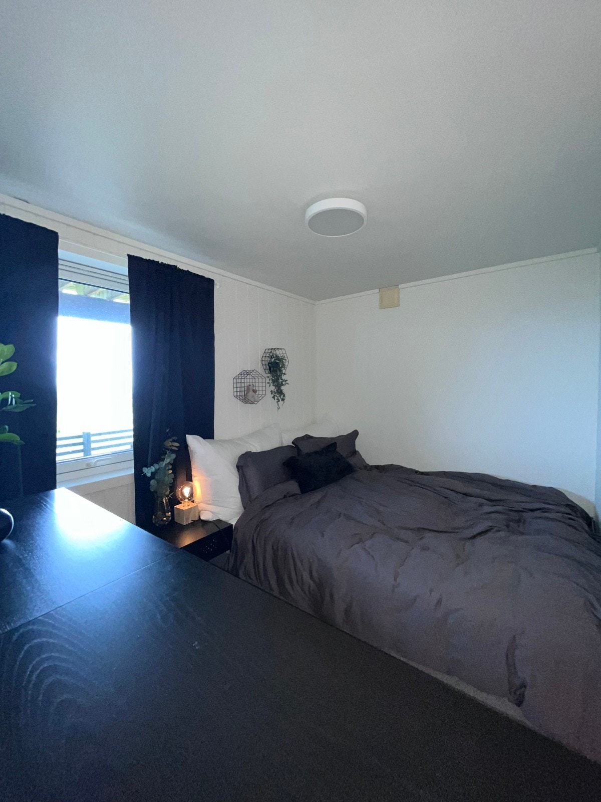 Sovealkove med god plass til dobbeltseng Galleribilde