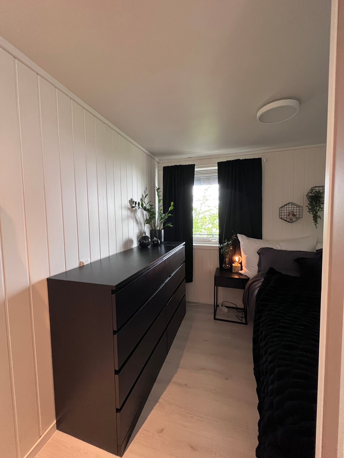 Sovealkove. Åpen løsning fra stua Galleribilde