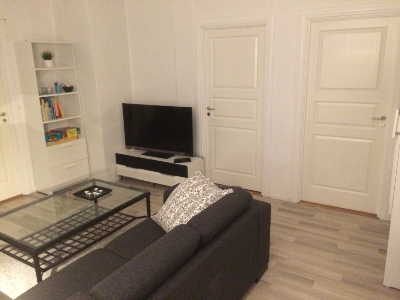 Leil 2 : Stue Galleribilde