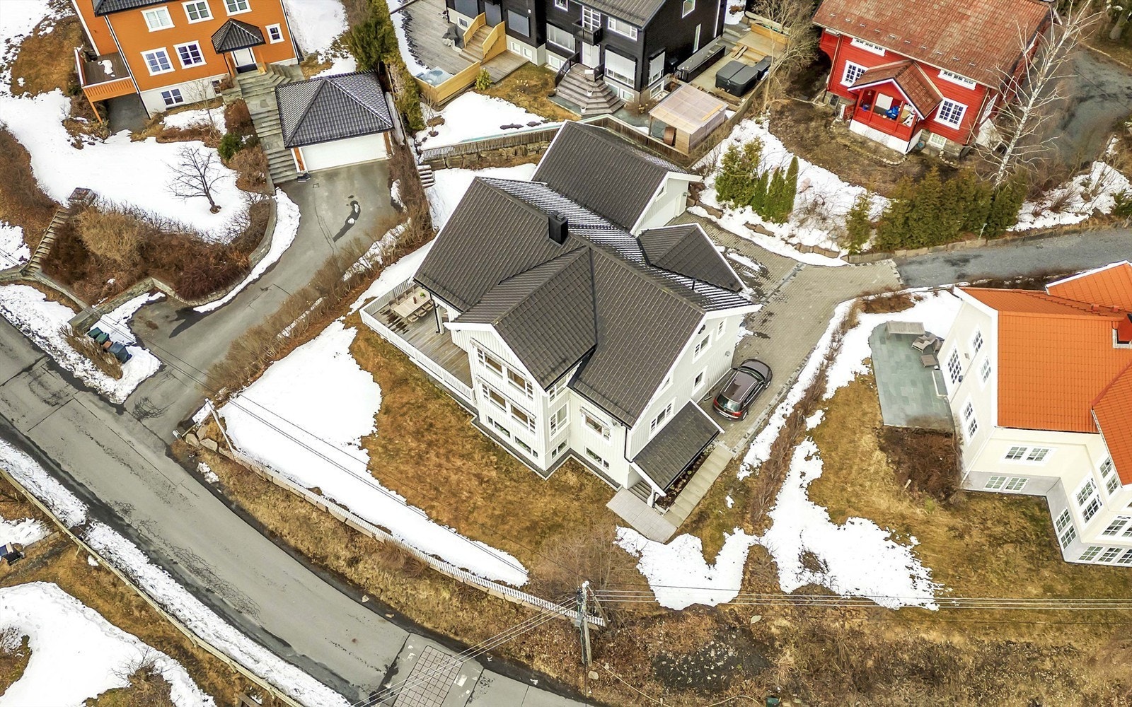 Oversiktbilde, inngang leilighet til høyre Galleribilde