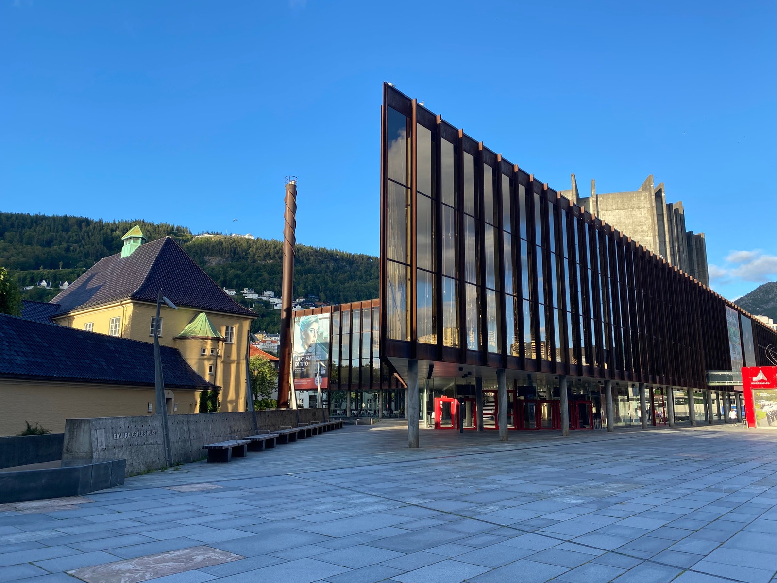 Grieghallen Galleribilde