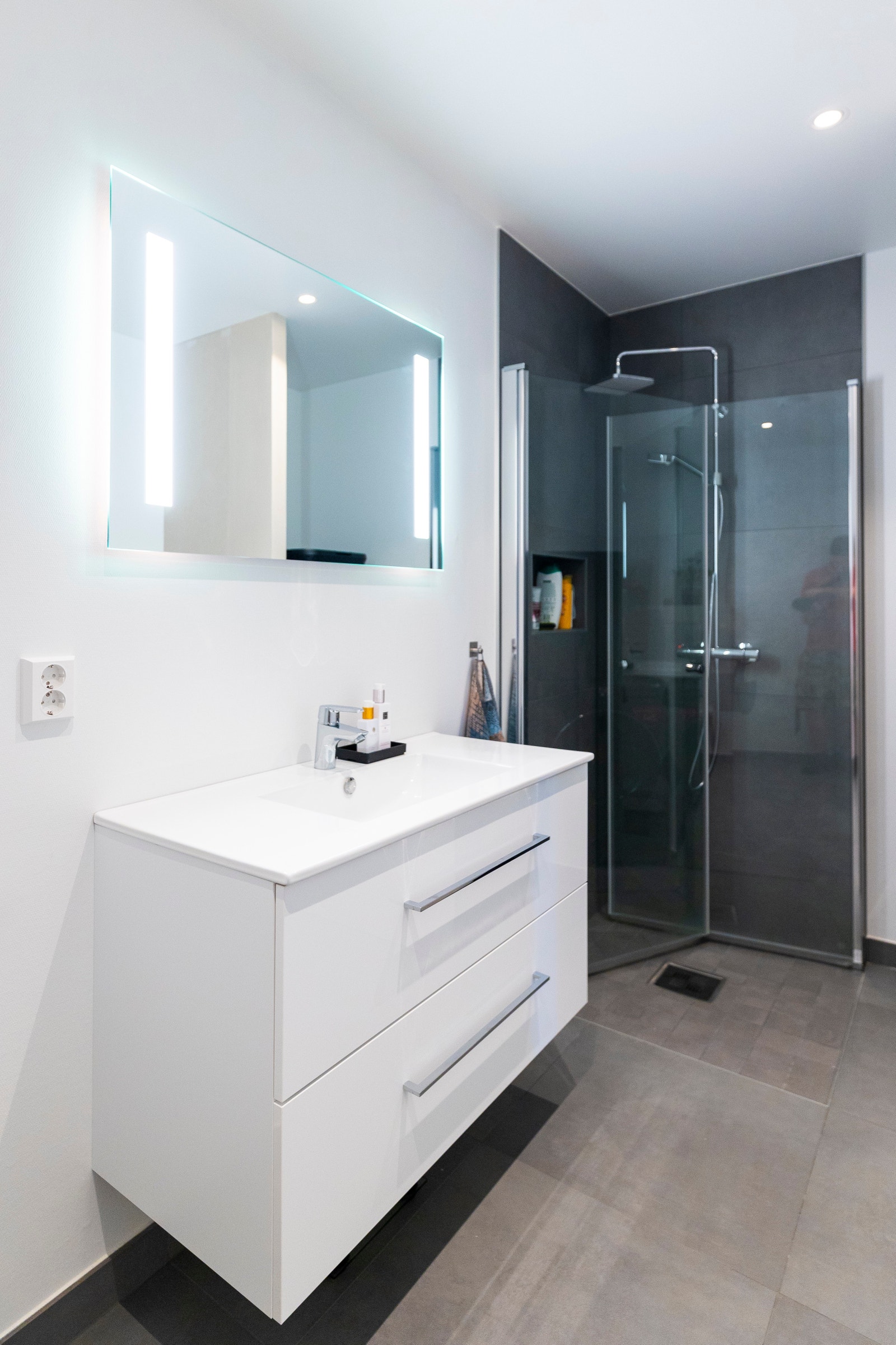 Bad 2. etasje. Bilde fra en kundetilpasset leilighet Galleribilde