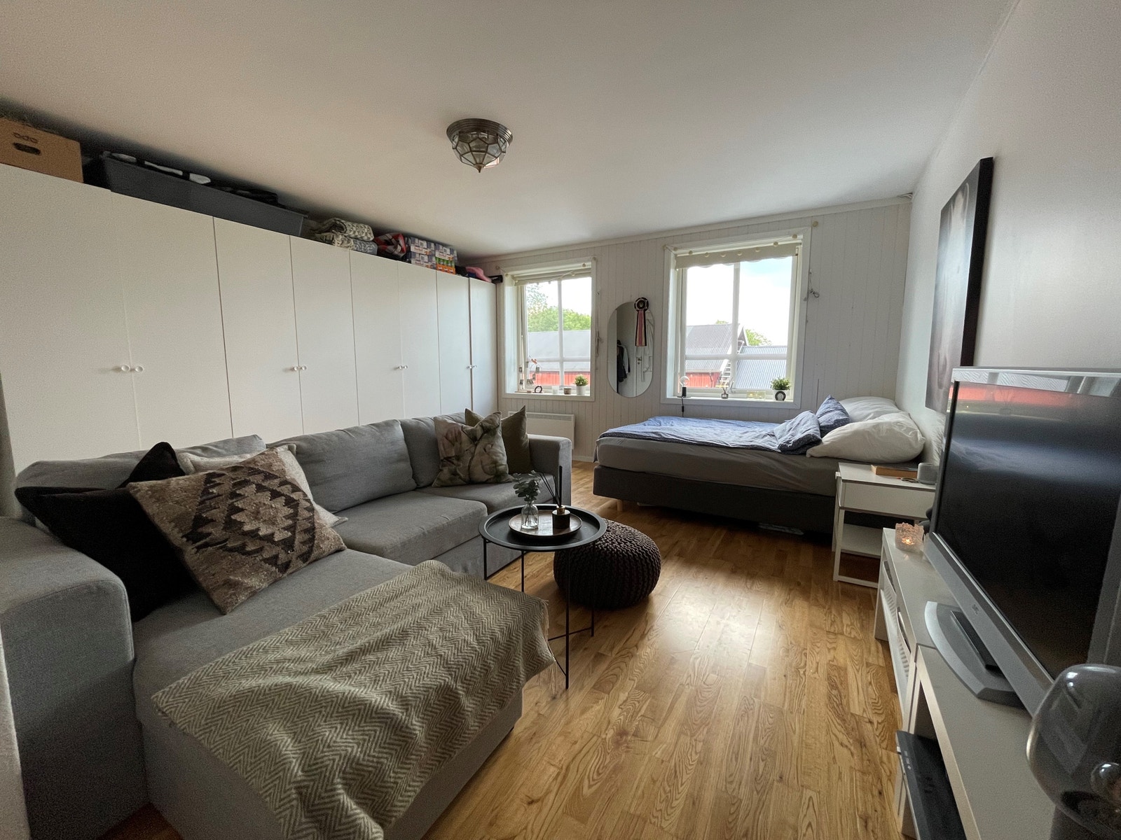 Rom 5 - Seng og skap er i rommet Galleribilde