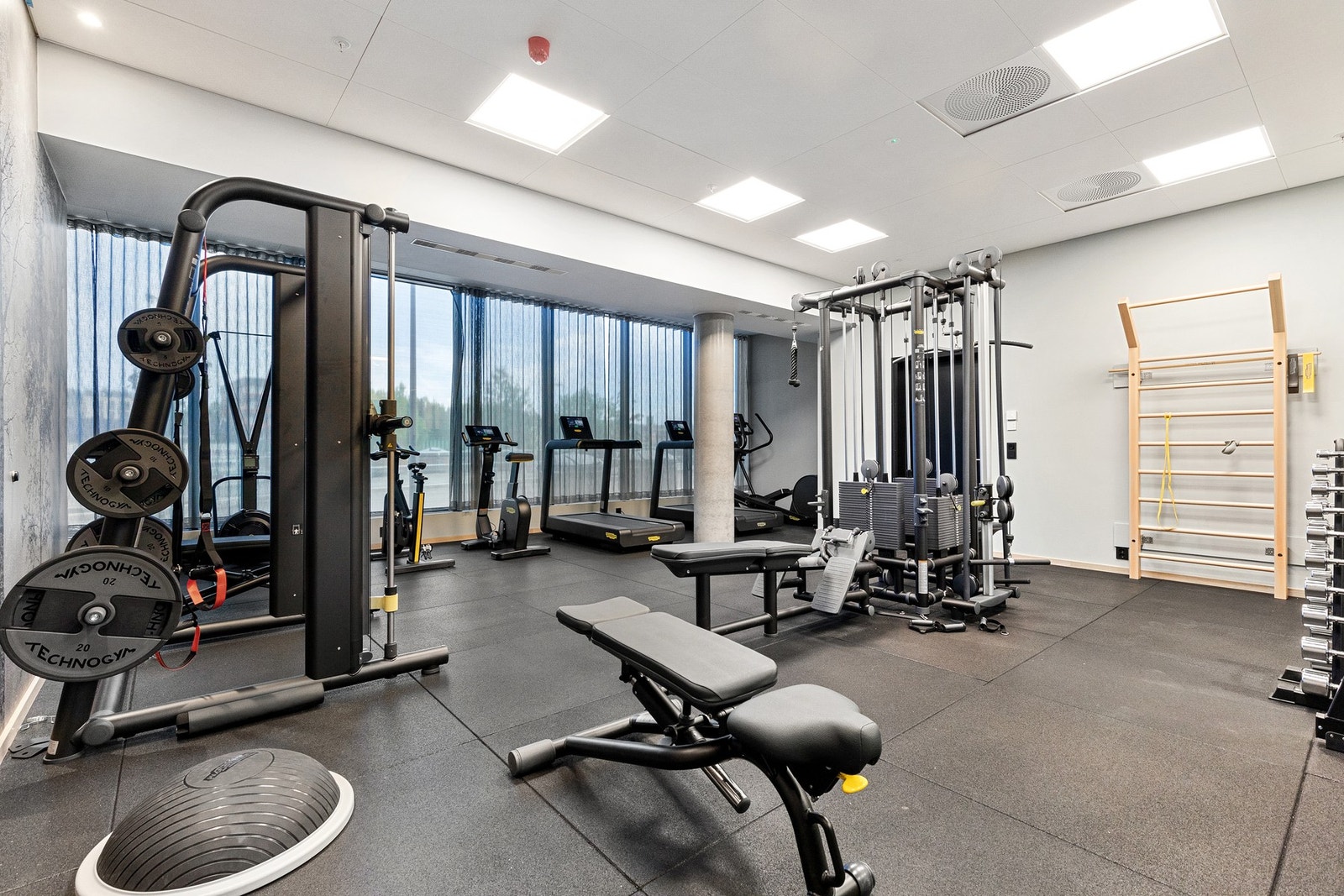 Pluss - flott gym med diverse utsyr fra Technogym Galleribilde