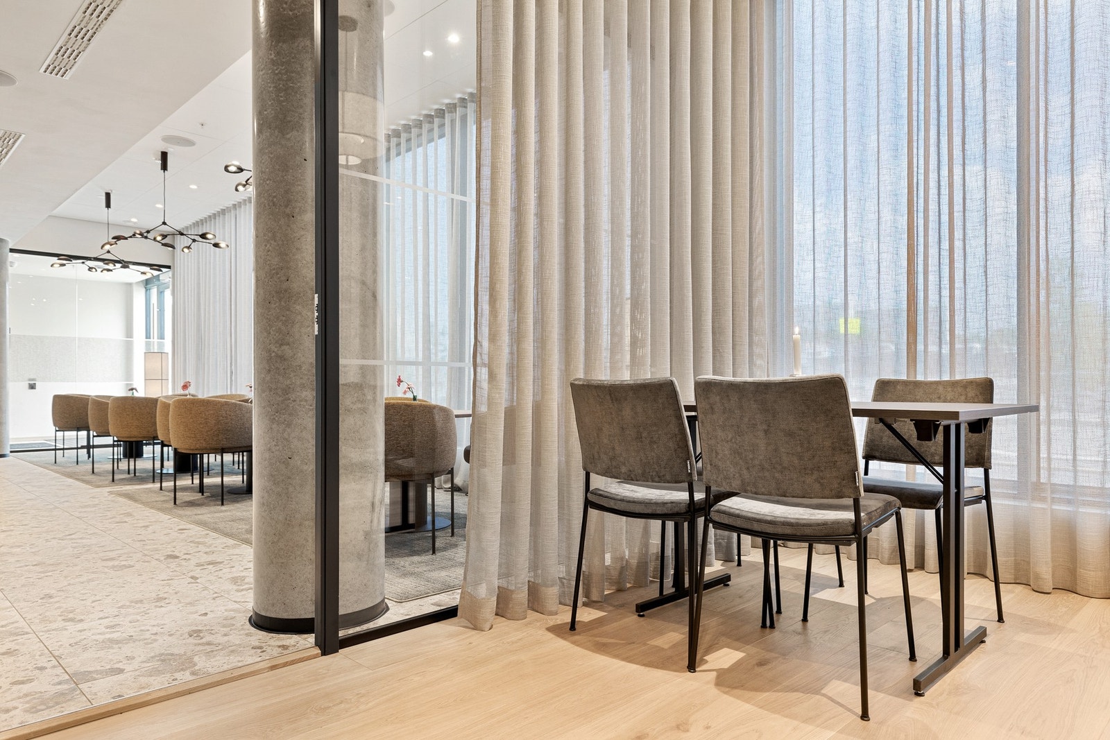 Pluss - med sine mange soner Galleribilde