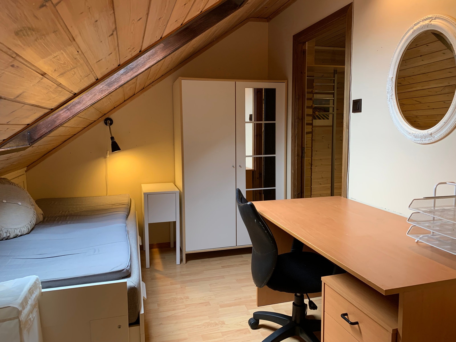 Eget rom nr 1, kr 4.800,- pr mnd. + strøm. Galleribilde