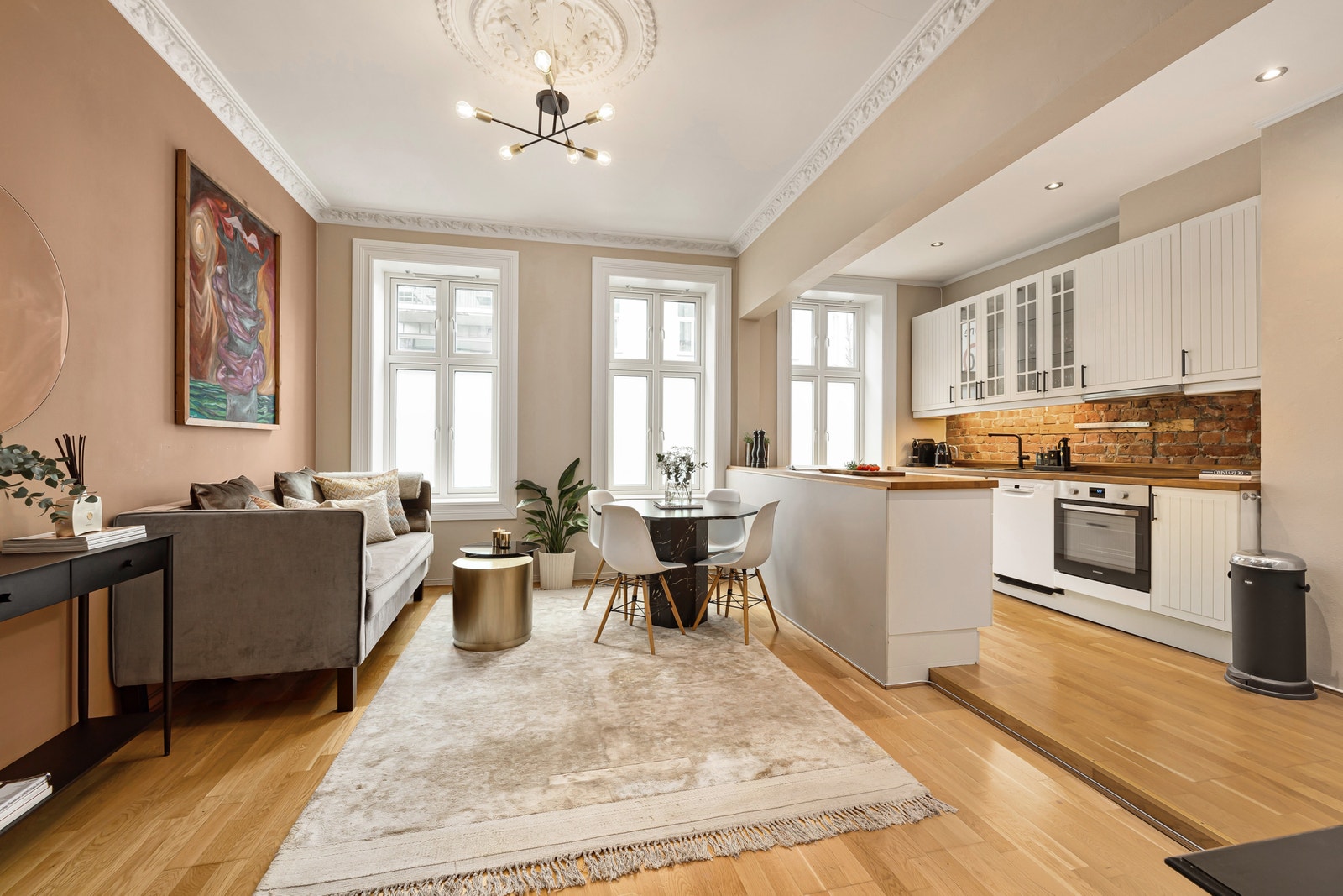 Bo midt i smørøye med gode venner og ha adgang til alt man ønsker seg i av Oslo. Galleribilde