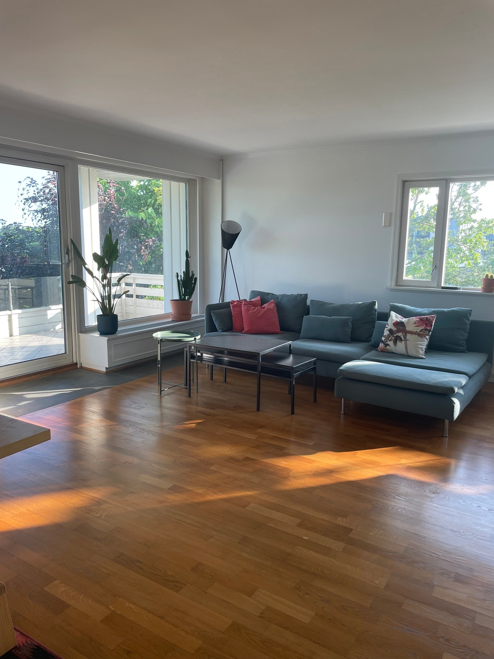 Deler av stue med utgang terrasse Galleribilde