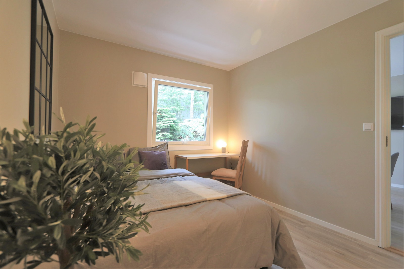 Soverom No.2_med skrivebord Galleribilde