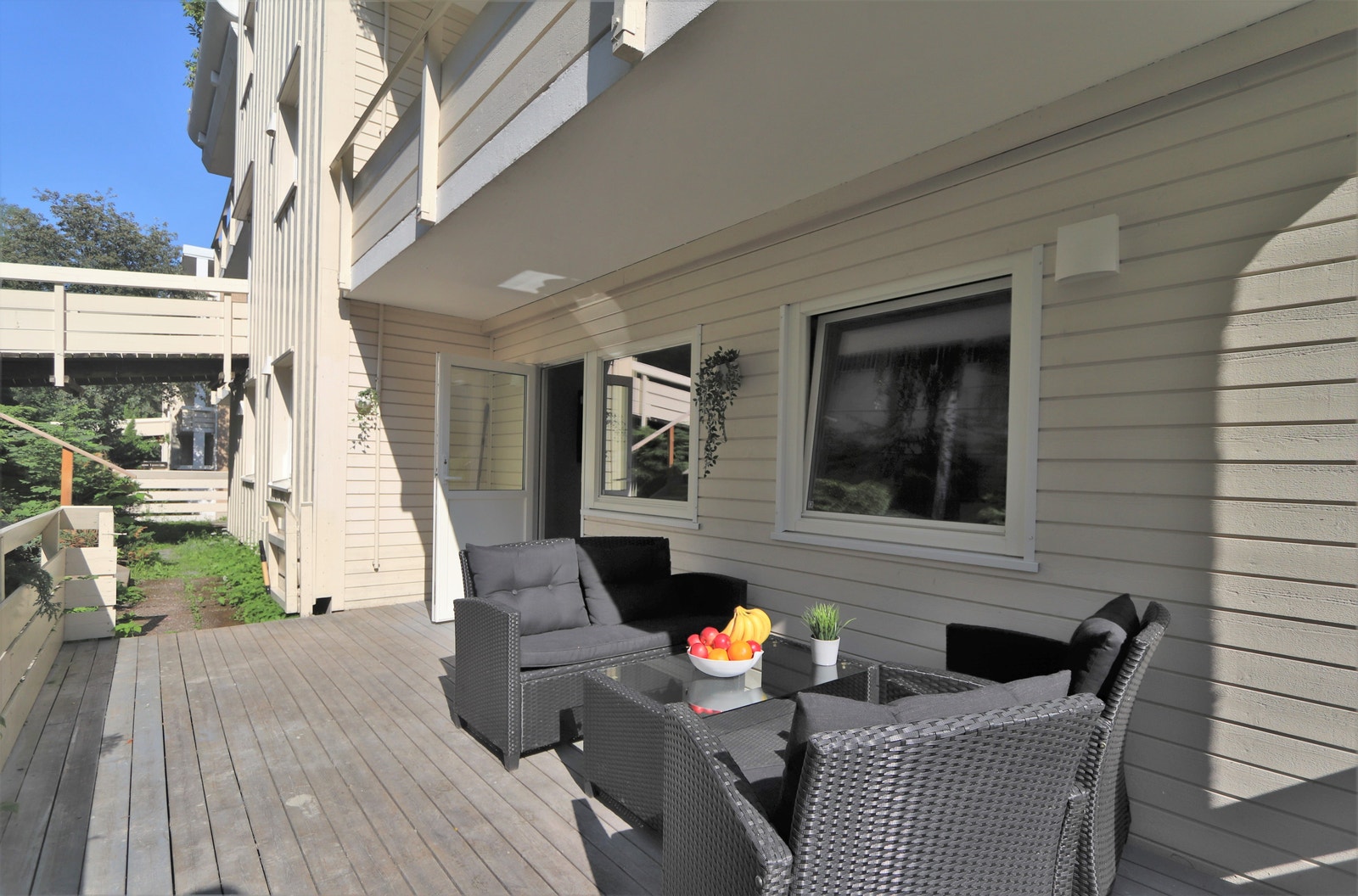 Stor terrasse med egen inngang Galleribilde