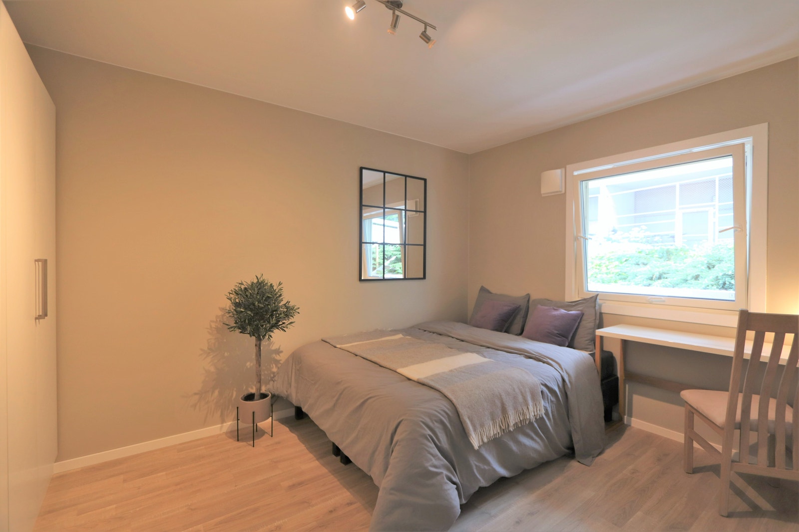 Soverom No.2 Galleribilde