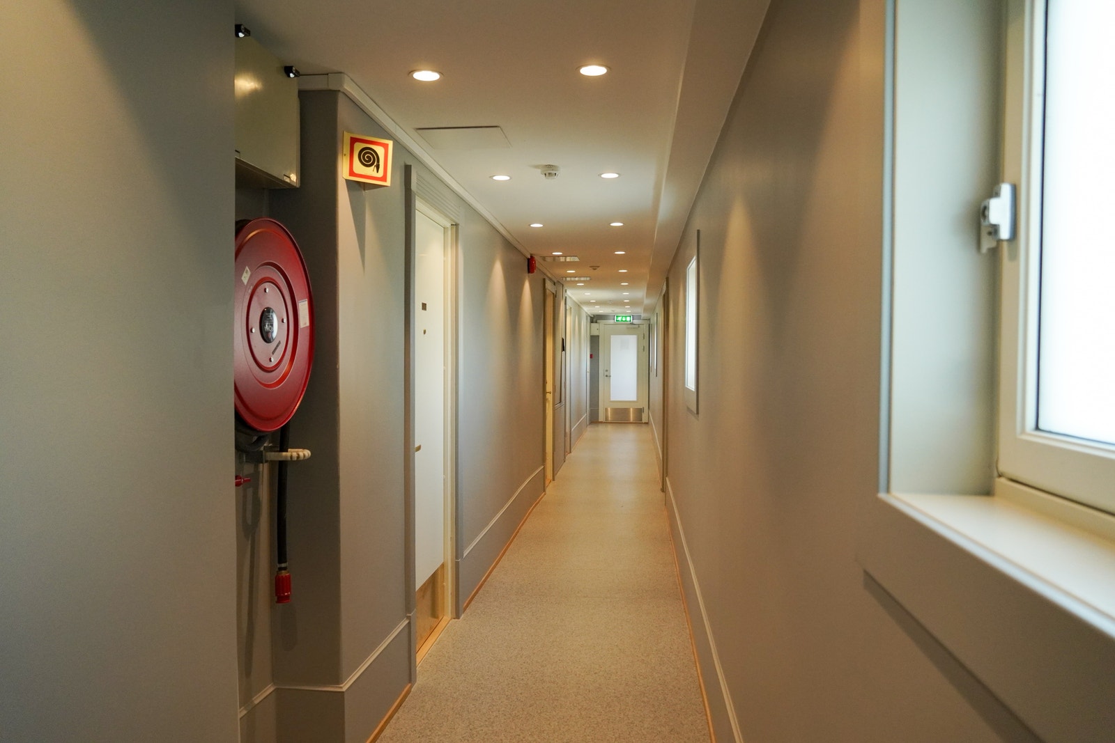 Gang utenfor leiligheten Galleribilde