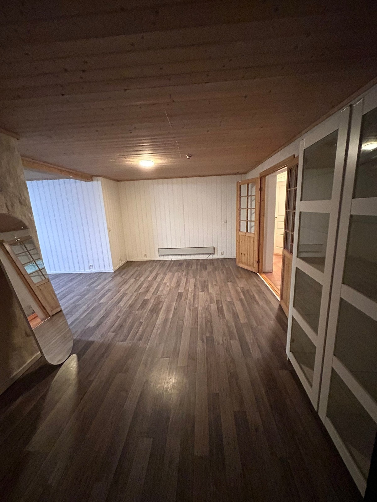 Spisestue, skap inkludert for oppbevaringsplass Galleribilde