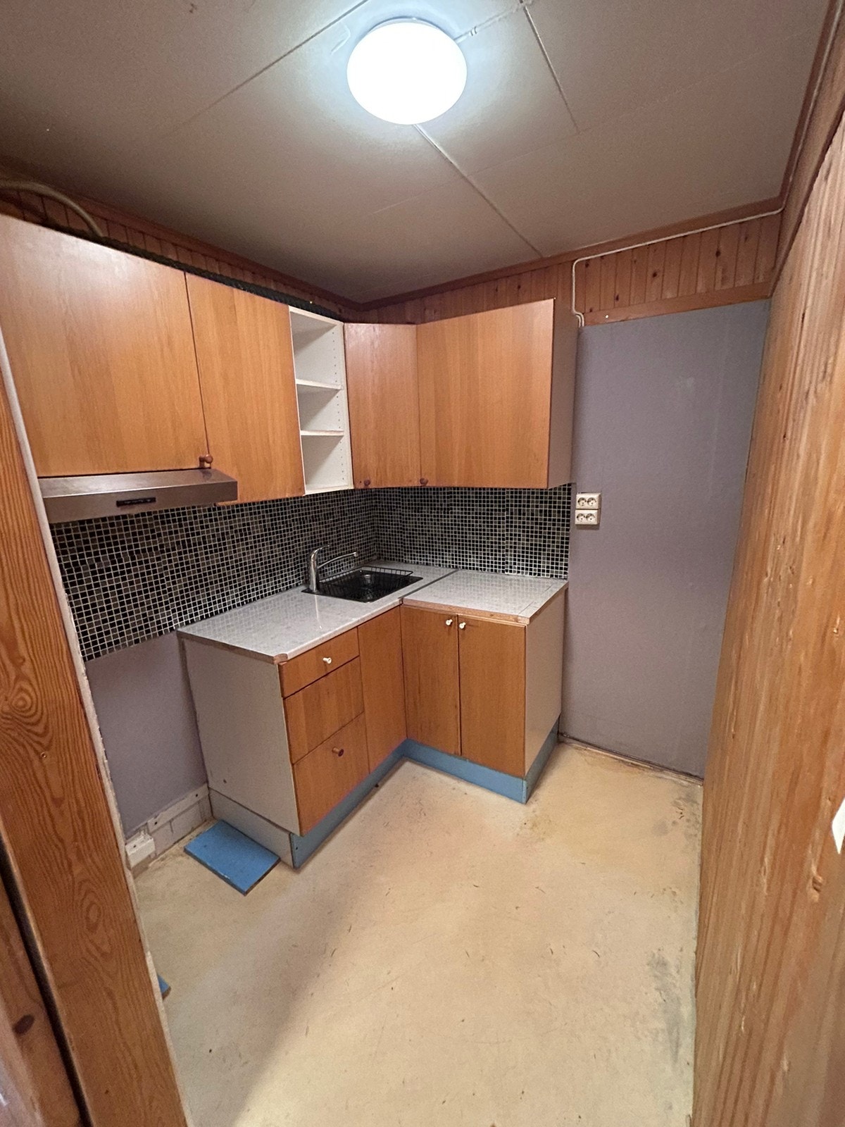 Kjøkken, tildels pusset opp i juni 2023 Galleribilde