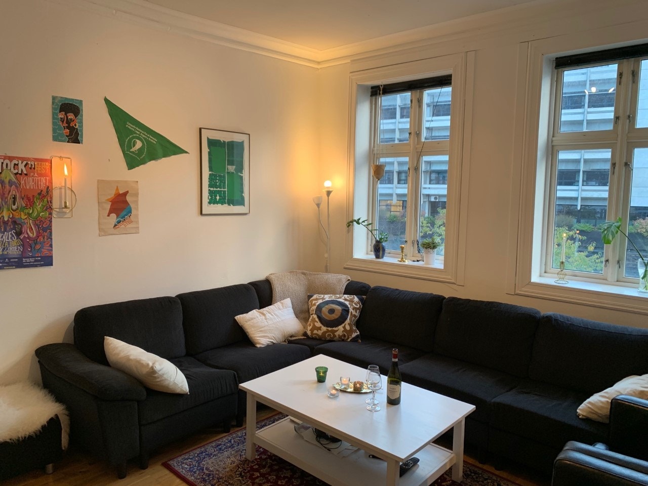 Leil 4 : Stue Galleribilde