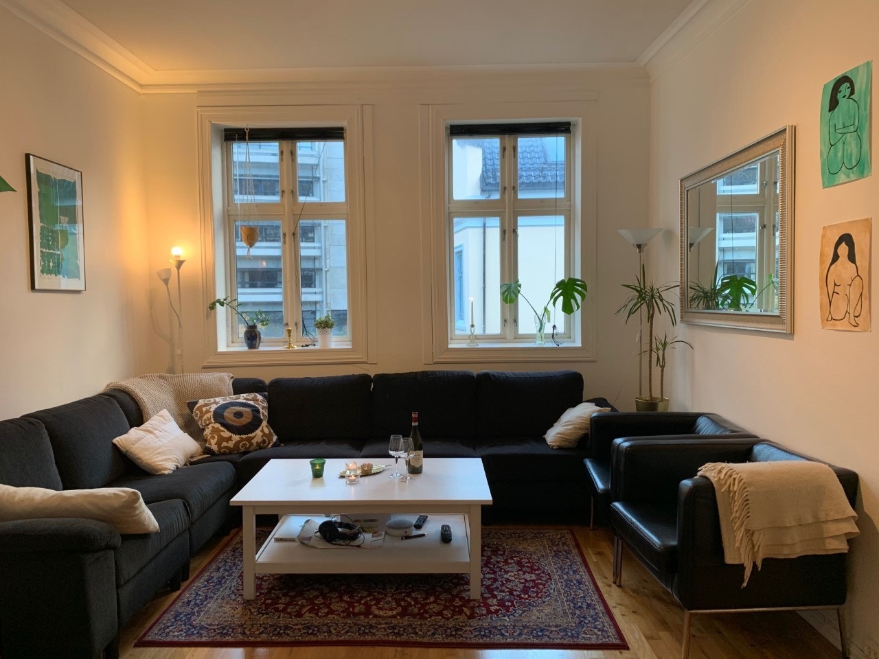 Leil 4 : Stue Galleribilde