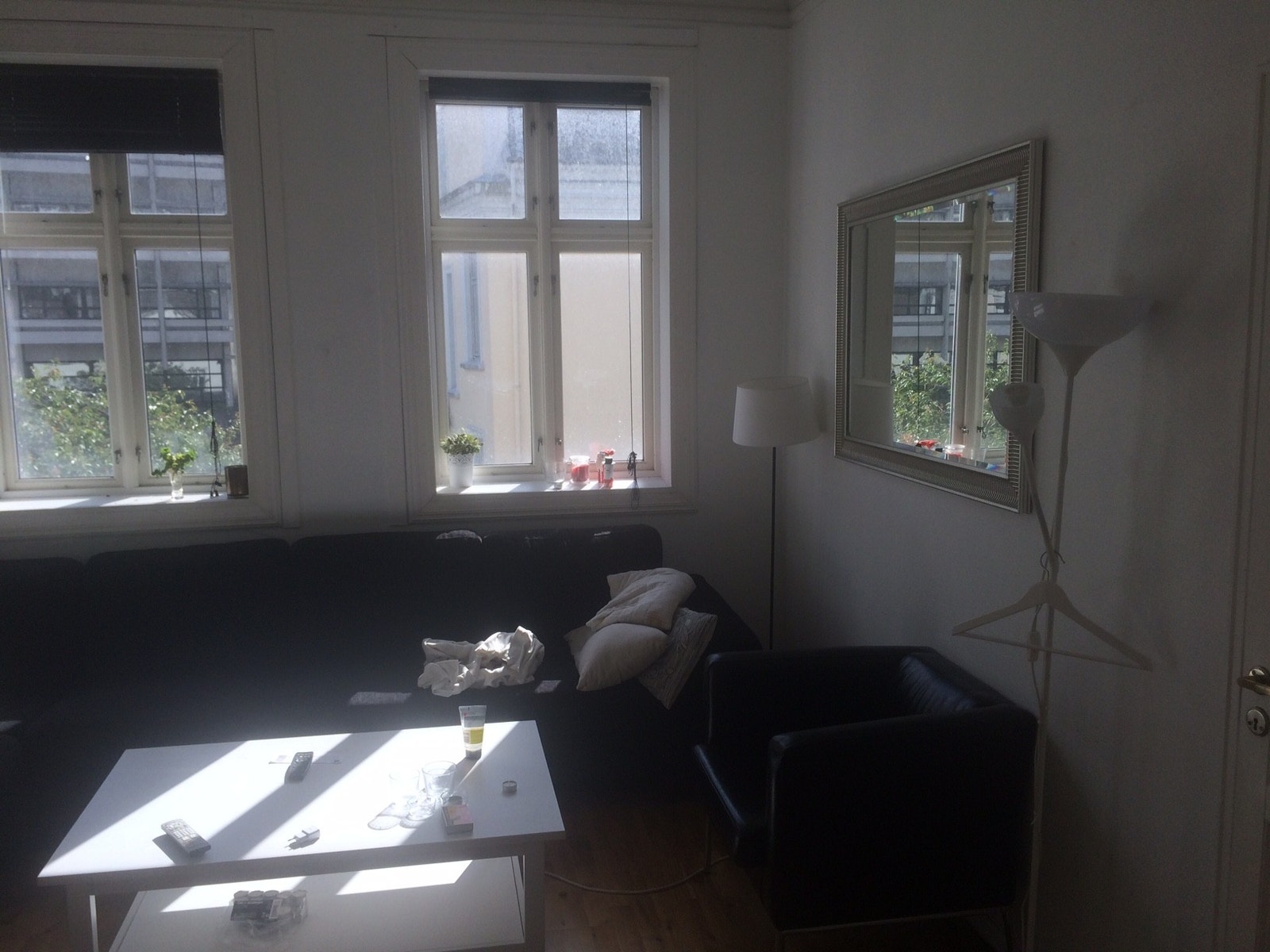 Leil 4 : Stue Galleribilde